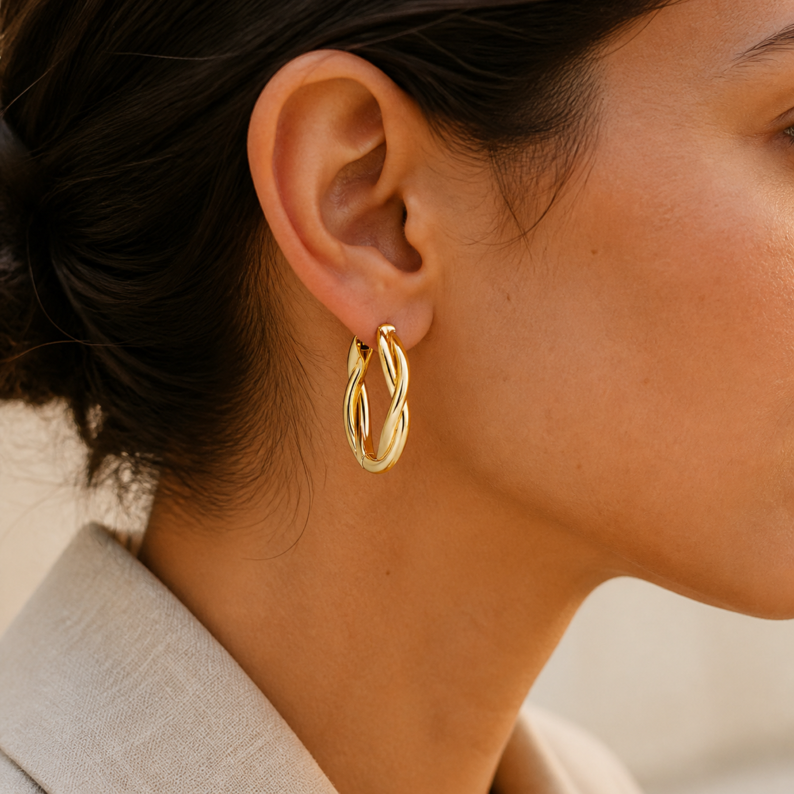 Yellow Gold — Nodo Veneto Hoop Earrings — view 4