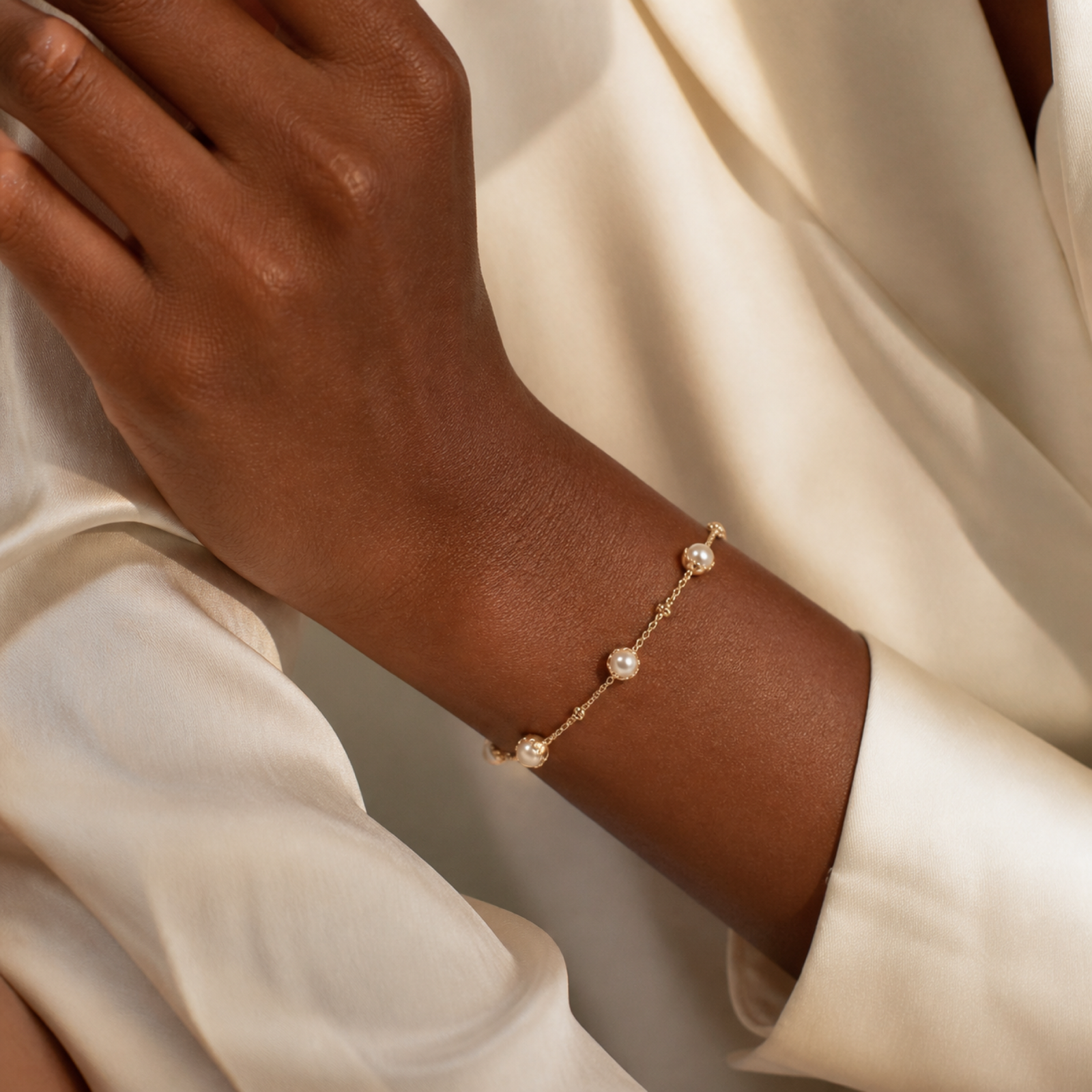 Yellow Gold — Perla Orbitale Bracelet — view 5
