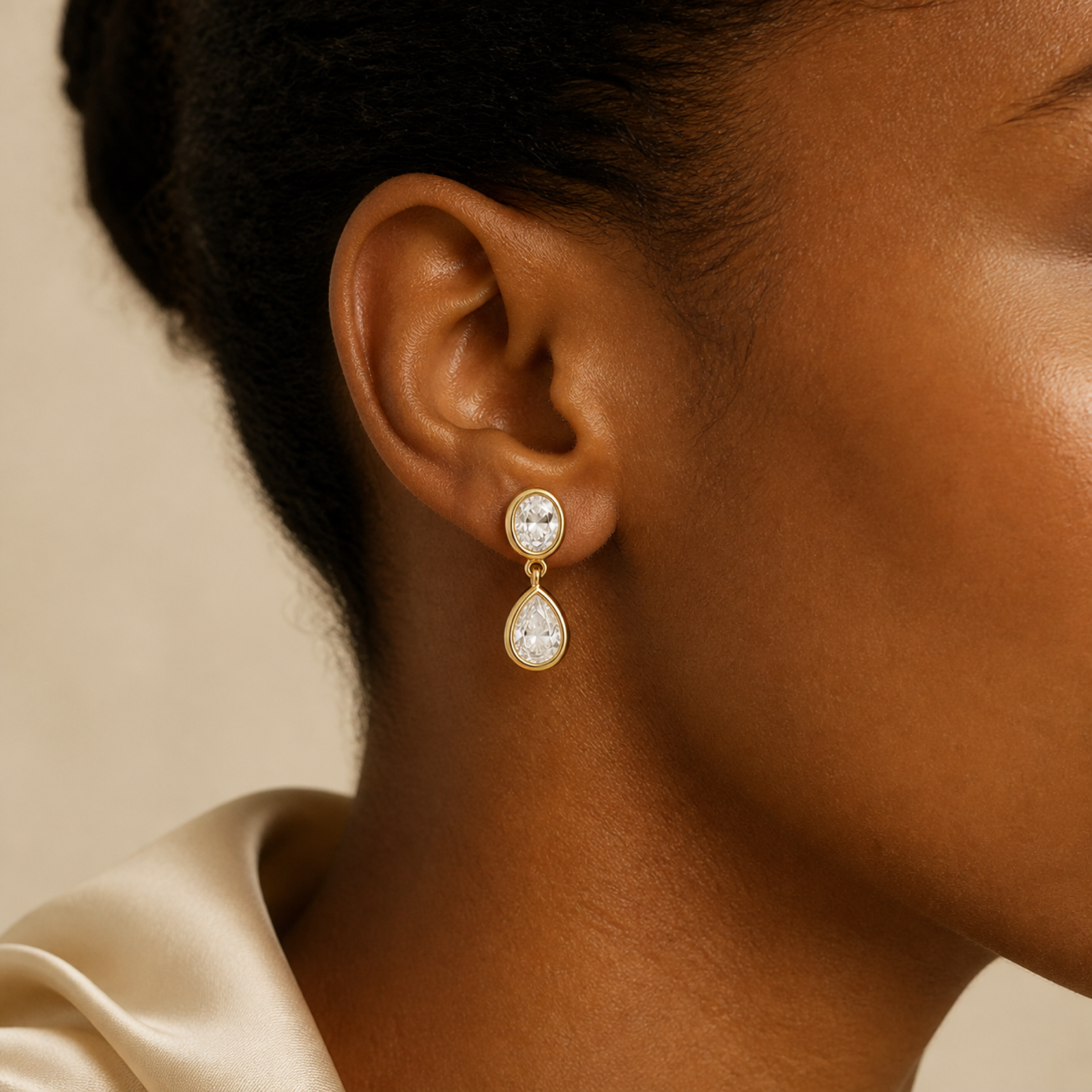 Yellow Gold — Goccia Bianca Sapphire Drop Earrings — view 5