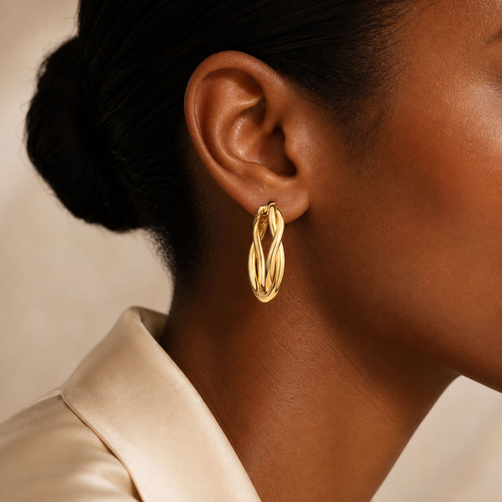 Yellow Gold — Nodo Veneto Hoop Earrings — view 5