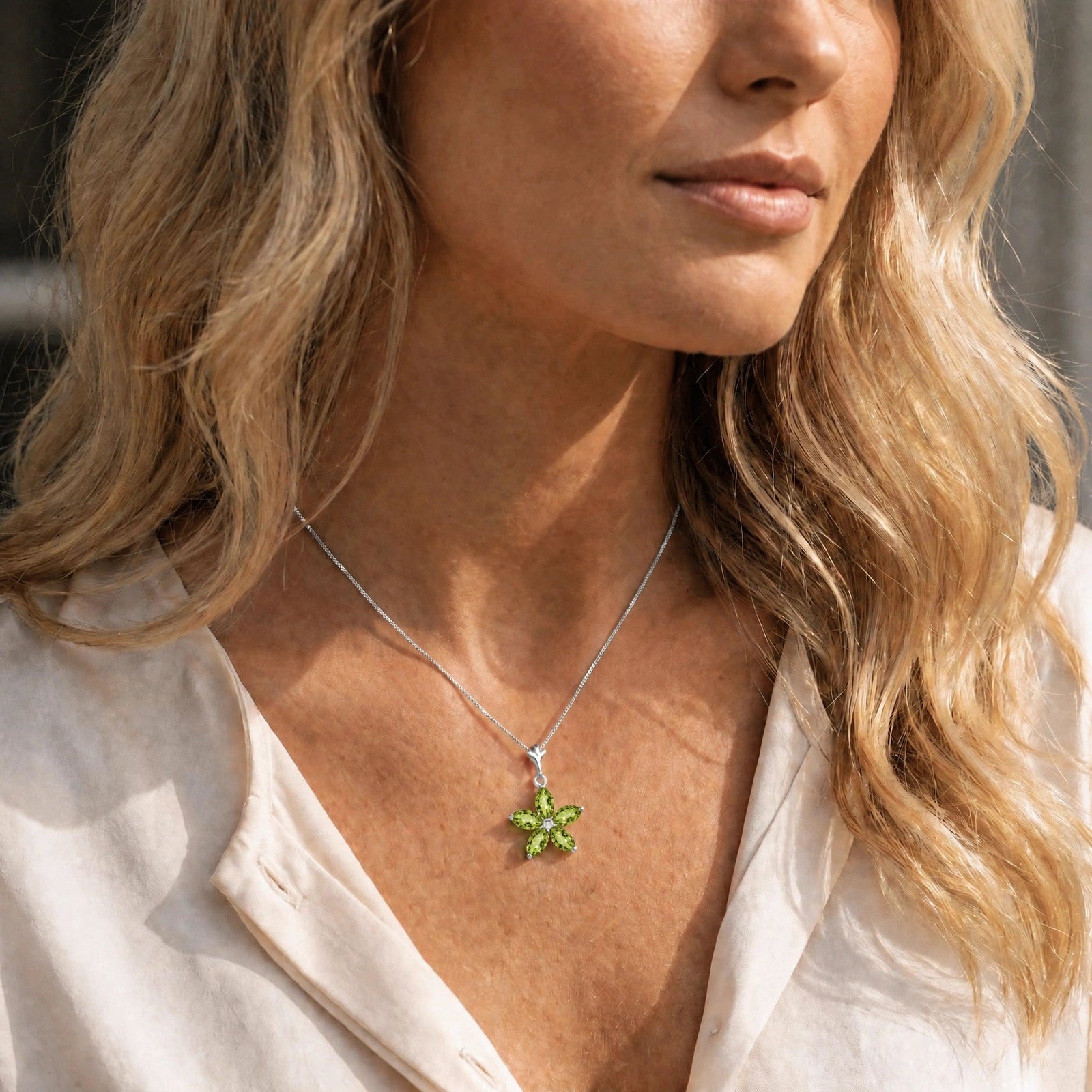 White Gold Grace Necklace Peridot 10K — Melissa