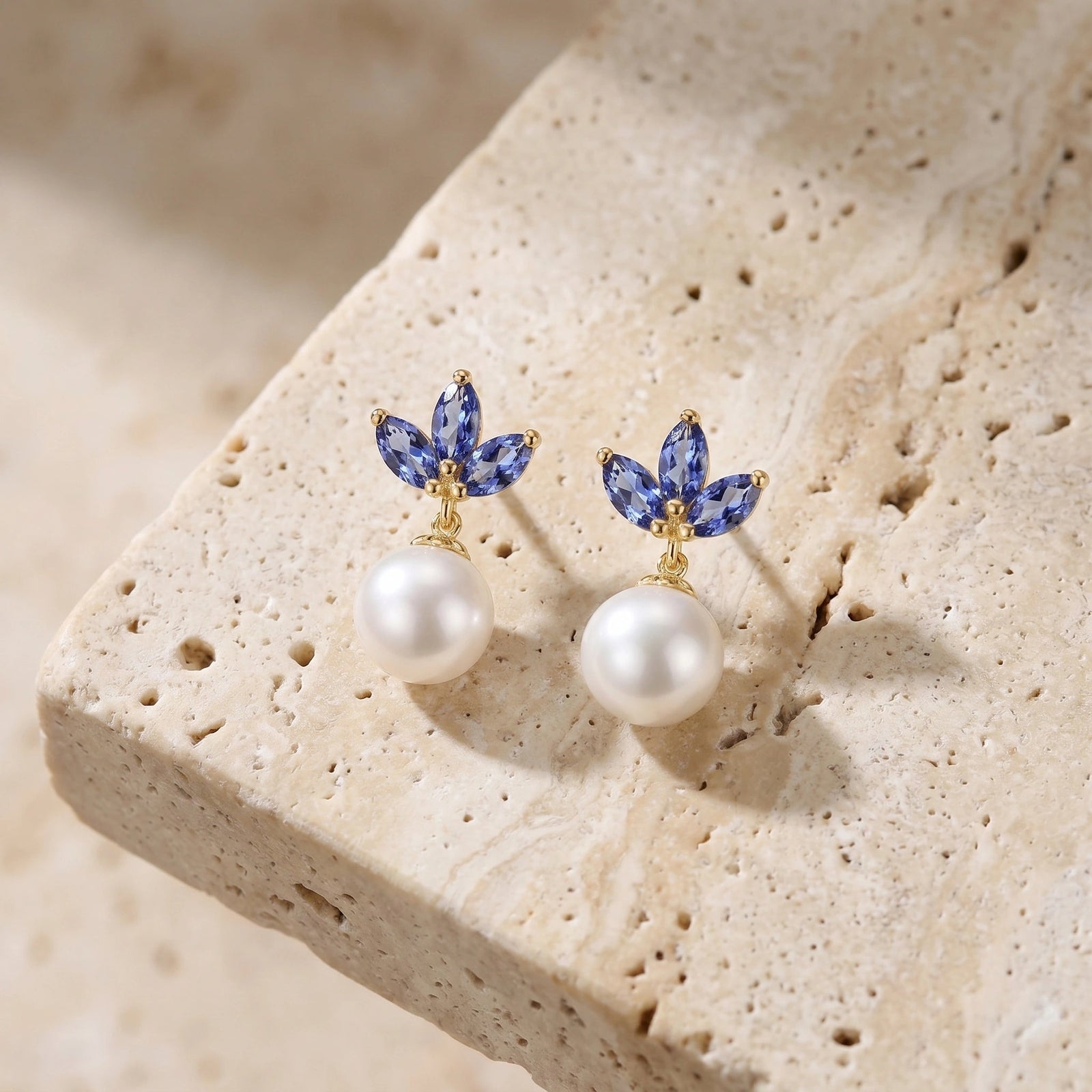 Yellow Gold Earrings Emerald 10K — Adelina