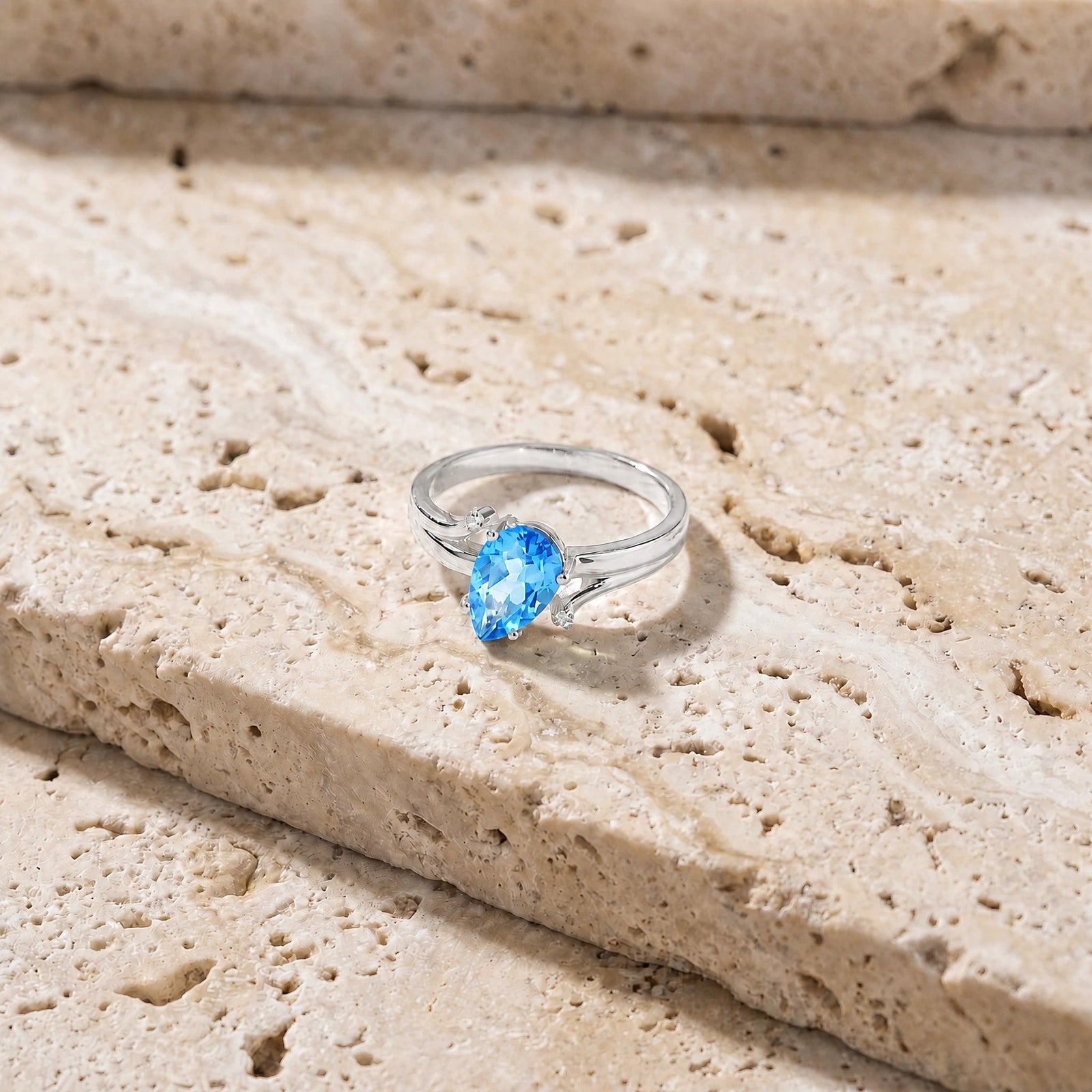 White Gold Diamond & Blue Topaz — Zita