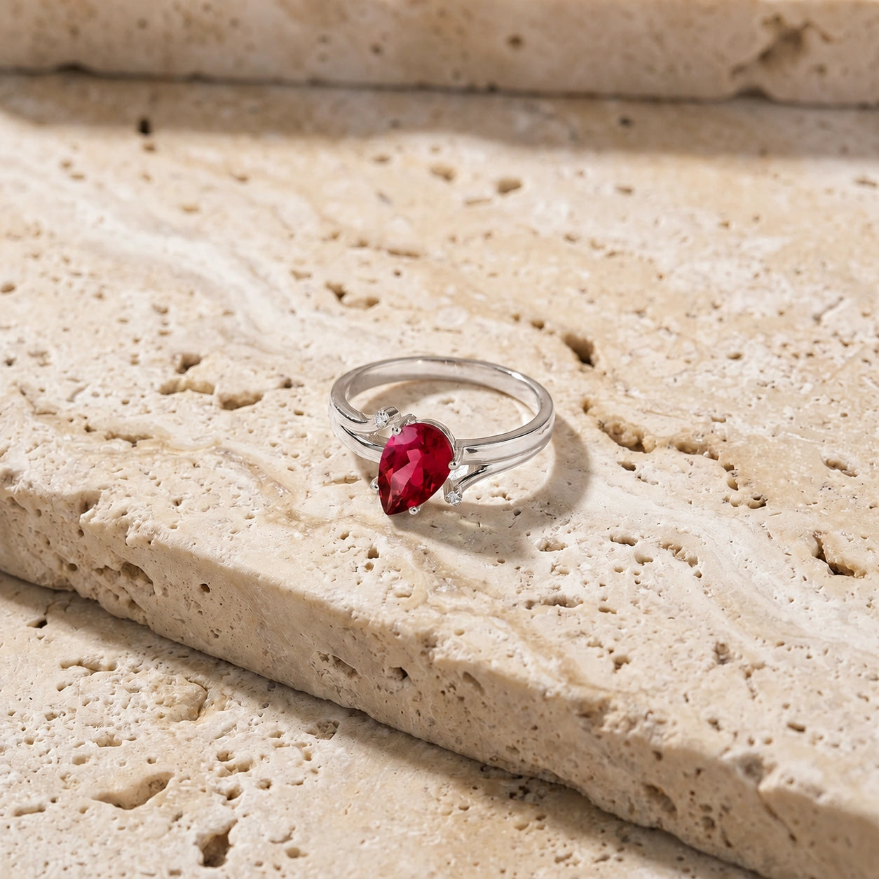 White Gold Diamond & Ruby — Zita
