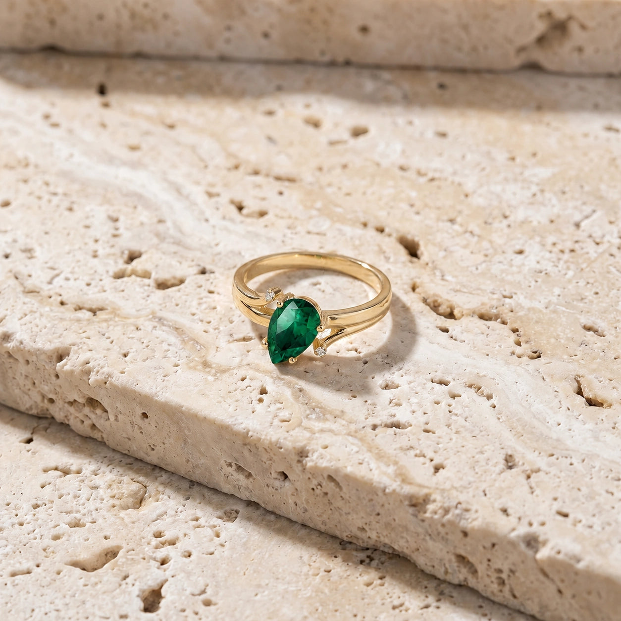 Yellow Gold Emerald & Diamond — Zita