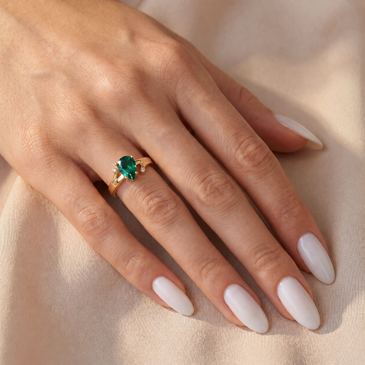 Yellow Gold Emerald & Diamond — Zita