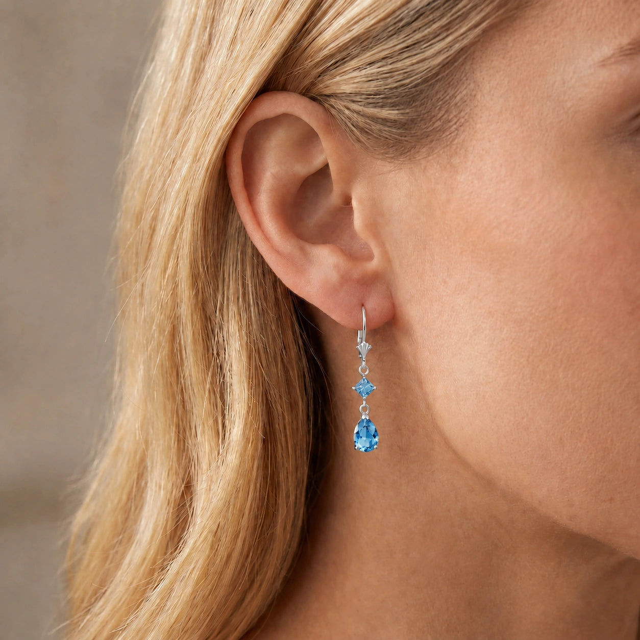 White Gold Blue Topaz — Evangelista