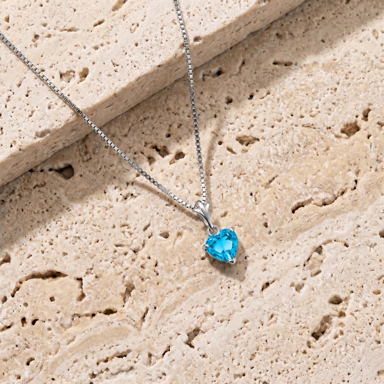 White Gold Classic Necklace Blue Topaz 10K — Alida