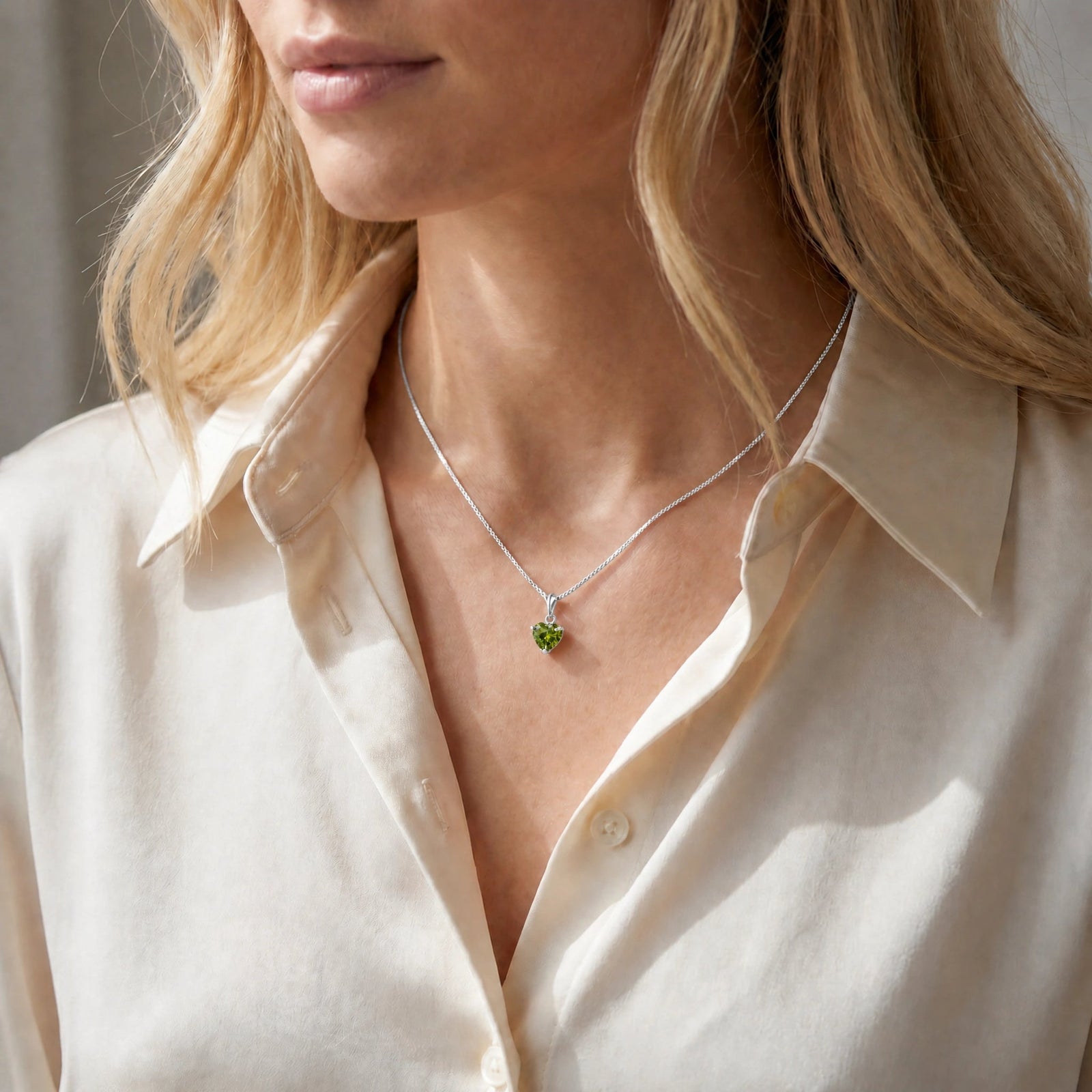 White Gold Classic Necklace Peridot 10K — Alida