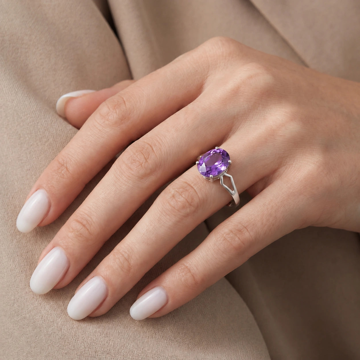 White Gold Amethyst — Vanda