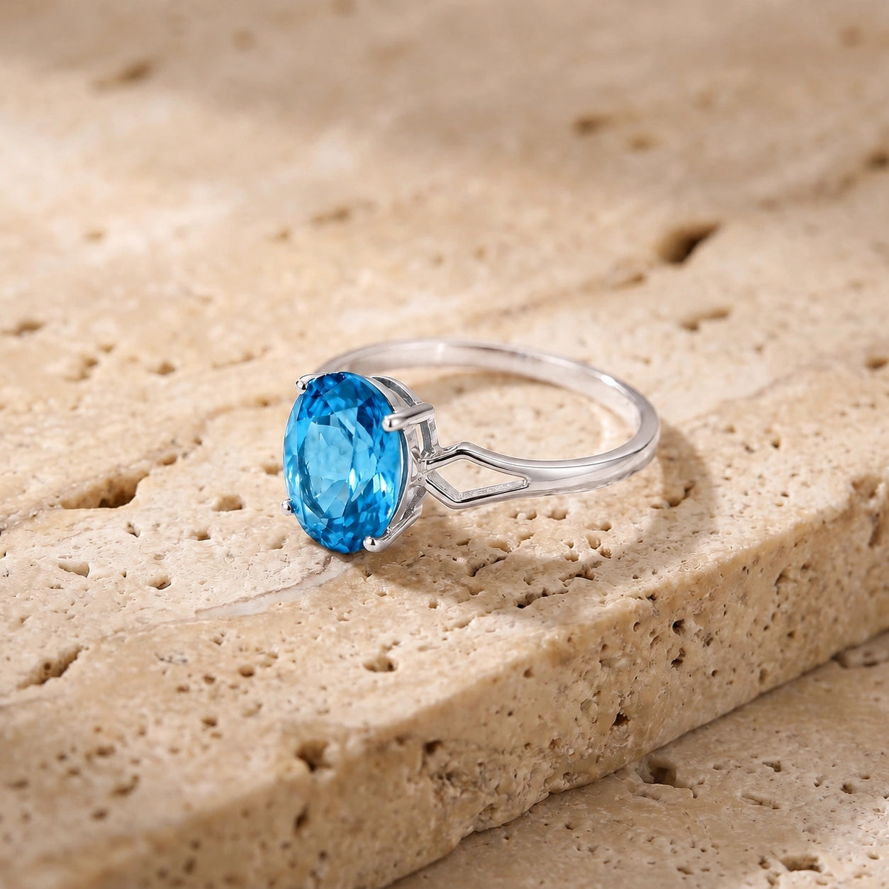 White Gold Blue Topaz — Vanda