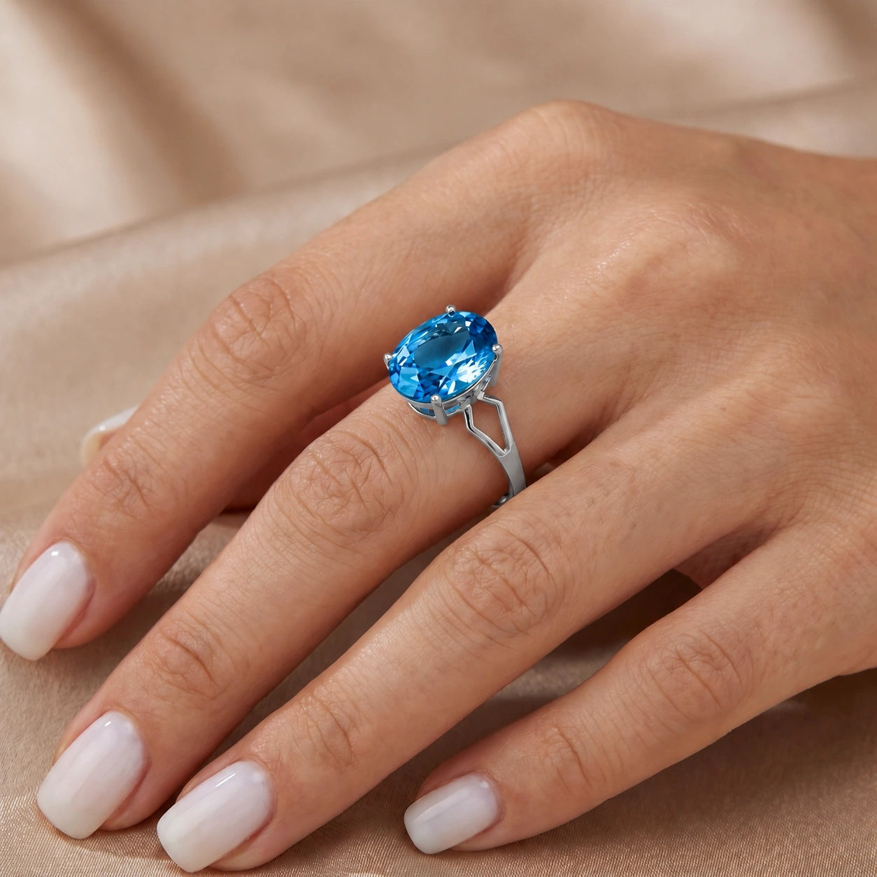White Gold Blue Topaz — Vanda