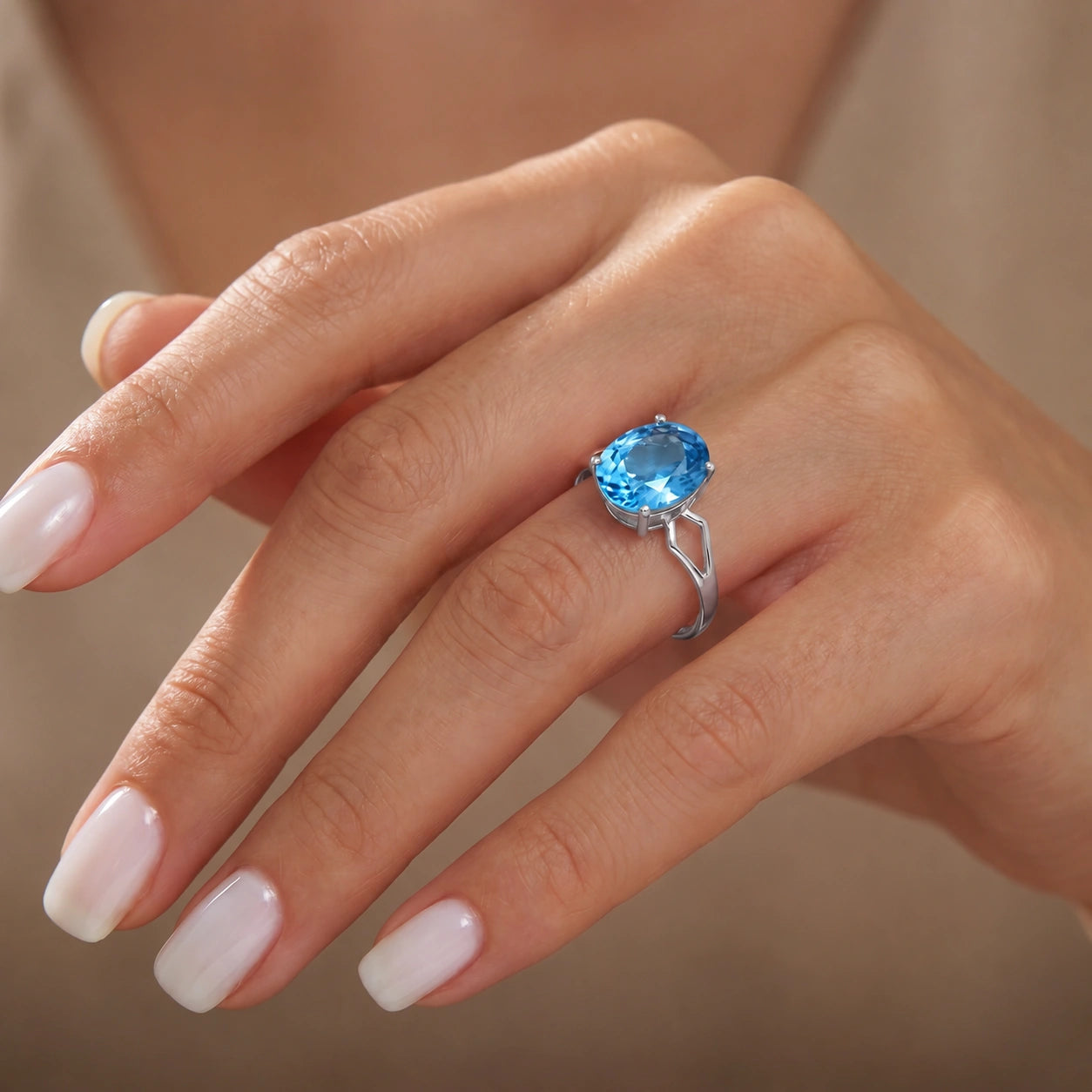 White Gold Blue Topaz — Vanda