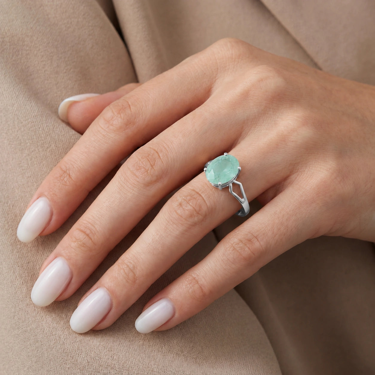 White Gold Emerald — Vanda