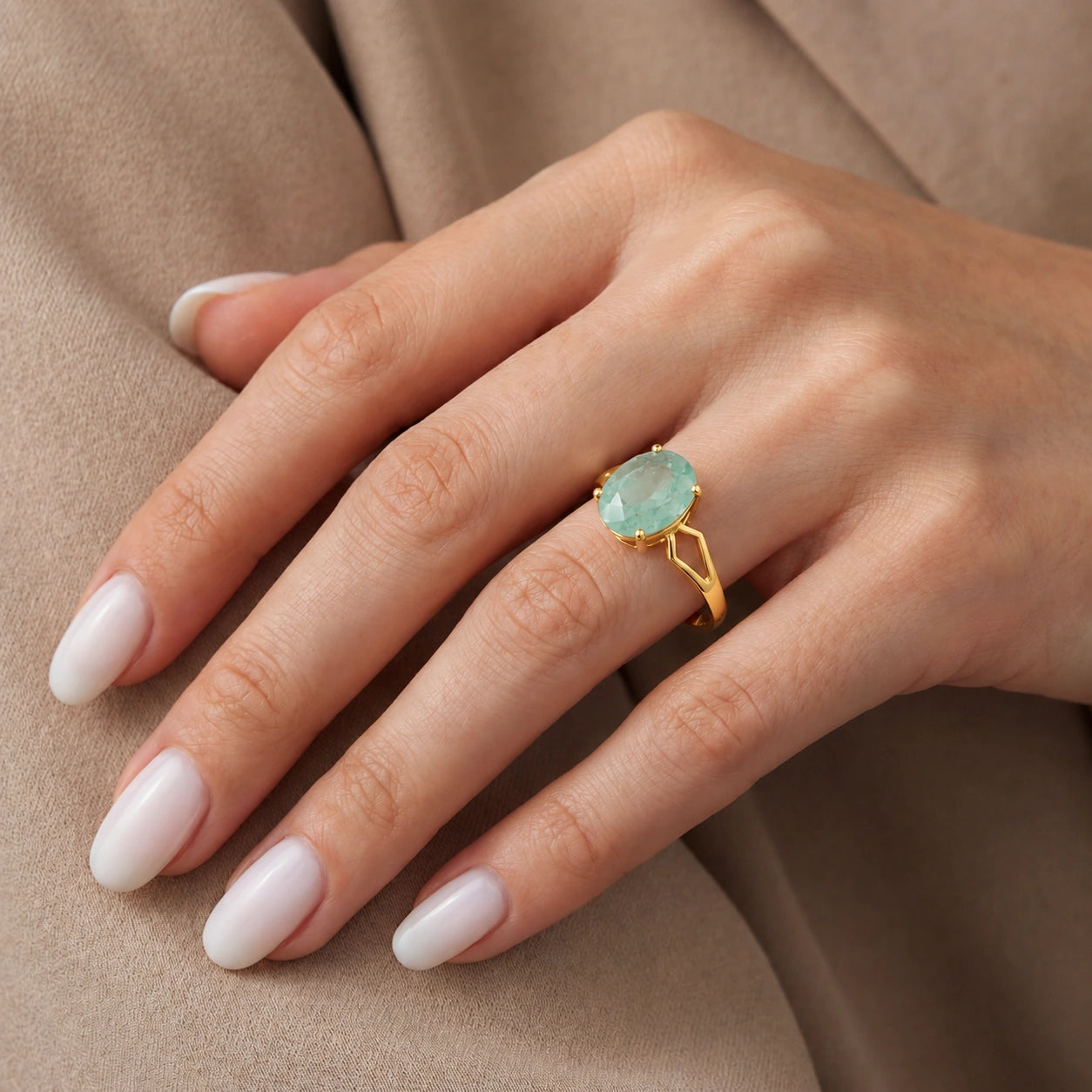 Yellow Gold Emerald — Vanda