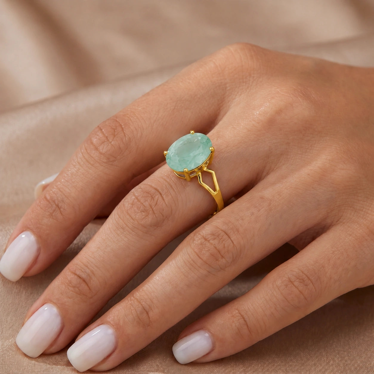 Yellow Gold Emerald — Vanda