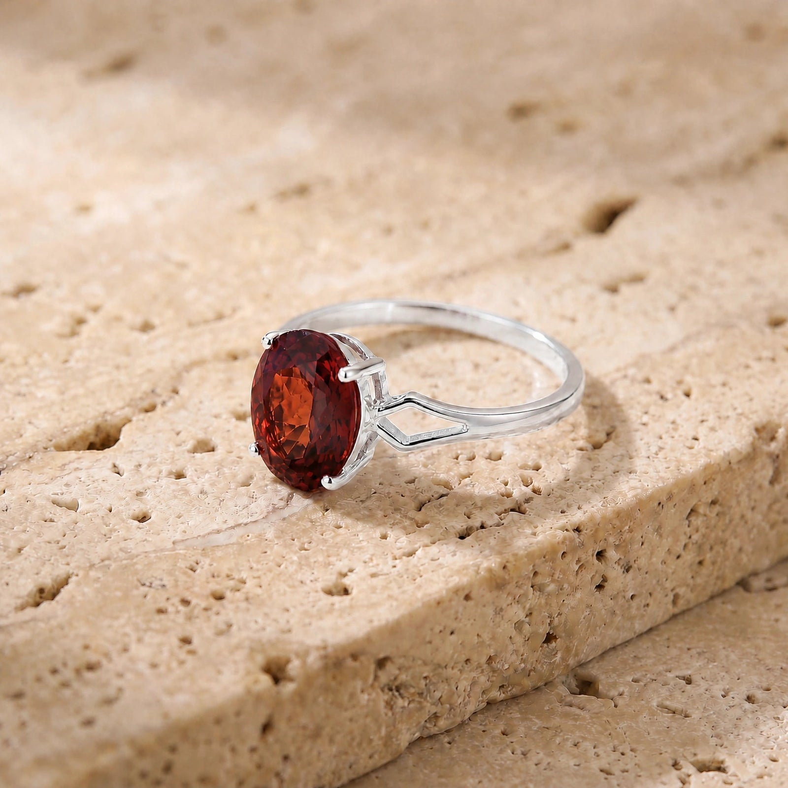 White Gold Garnet — Vanda