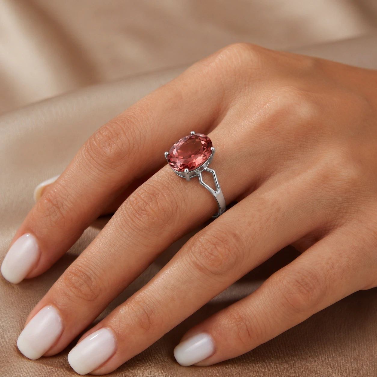 White Gold Garnet — Vanda