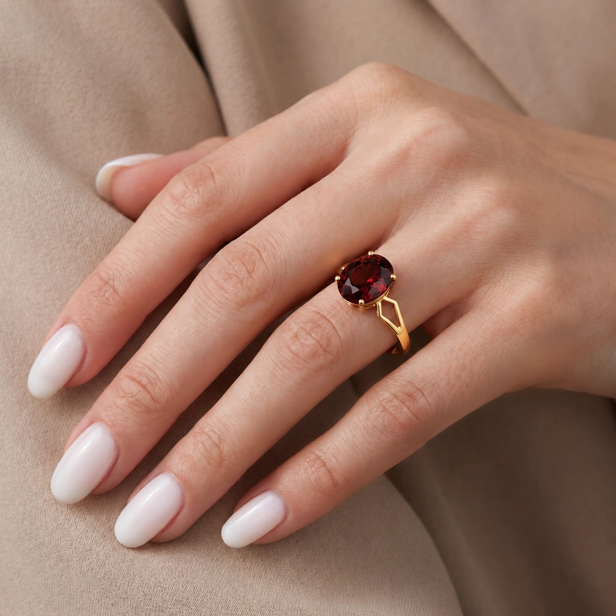 Yellow Gold Garnet — Vanda