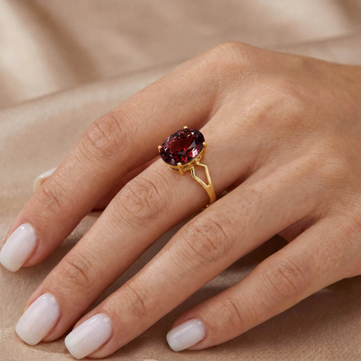 Yellow Gold Garnet — Vanda