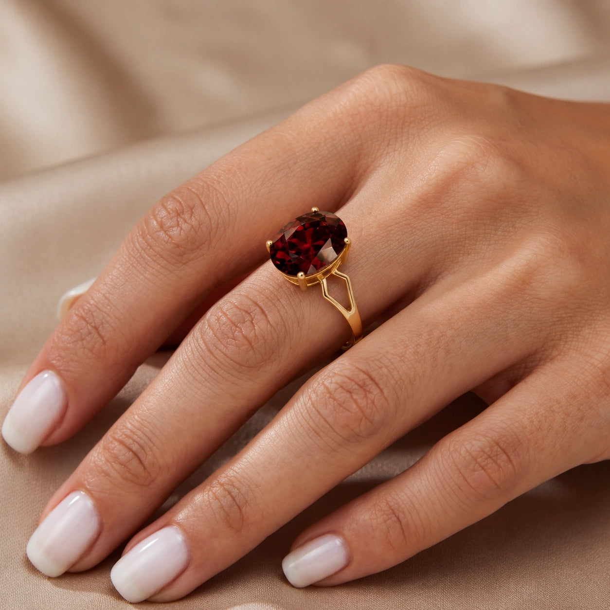 Yellow Gold Garnet — Vanda