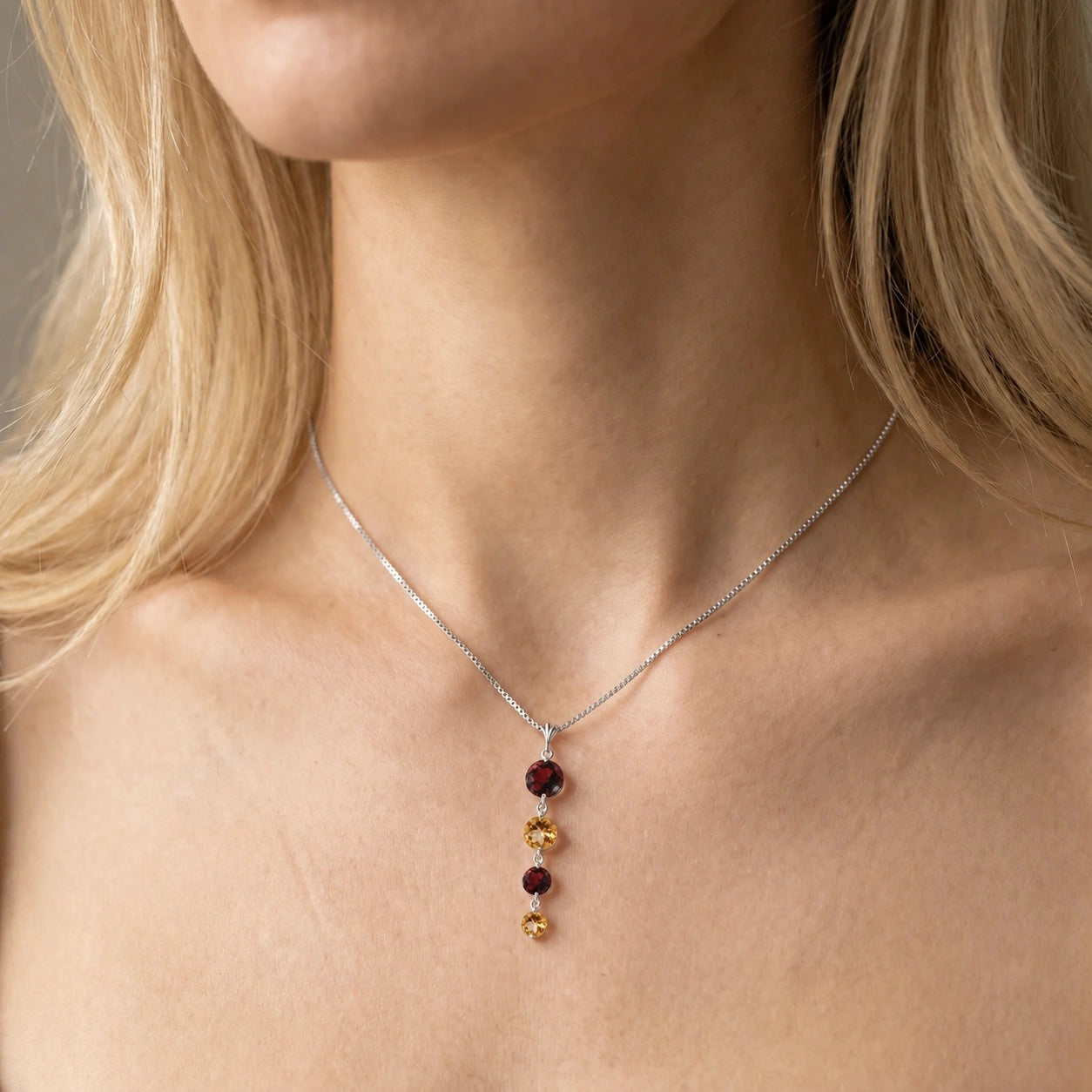White Gold Classic Necklace Blue Topaz 10K — Clementina