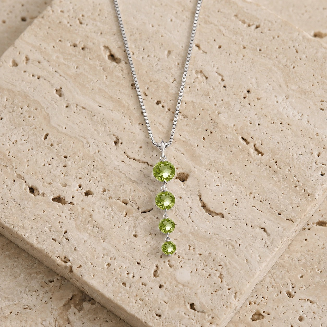 White Gold Classic Necklace Peridot 10K — Clementina
