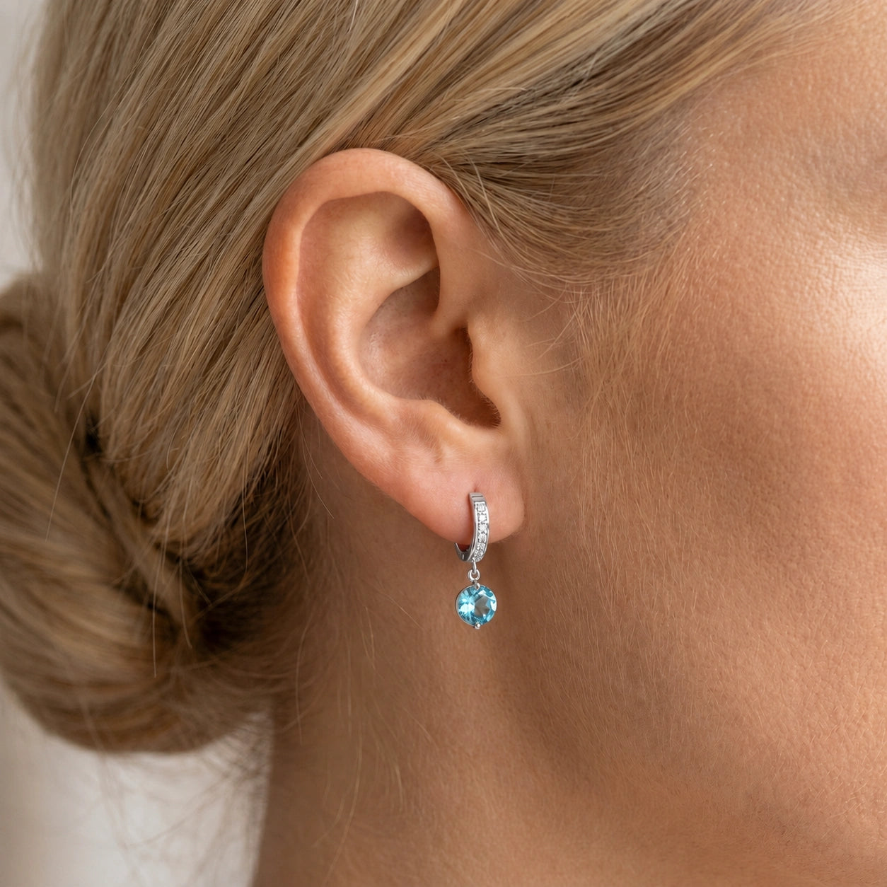 White Gold Diamond & Blue Topaz — Mariacherubina