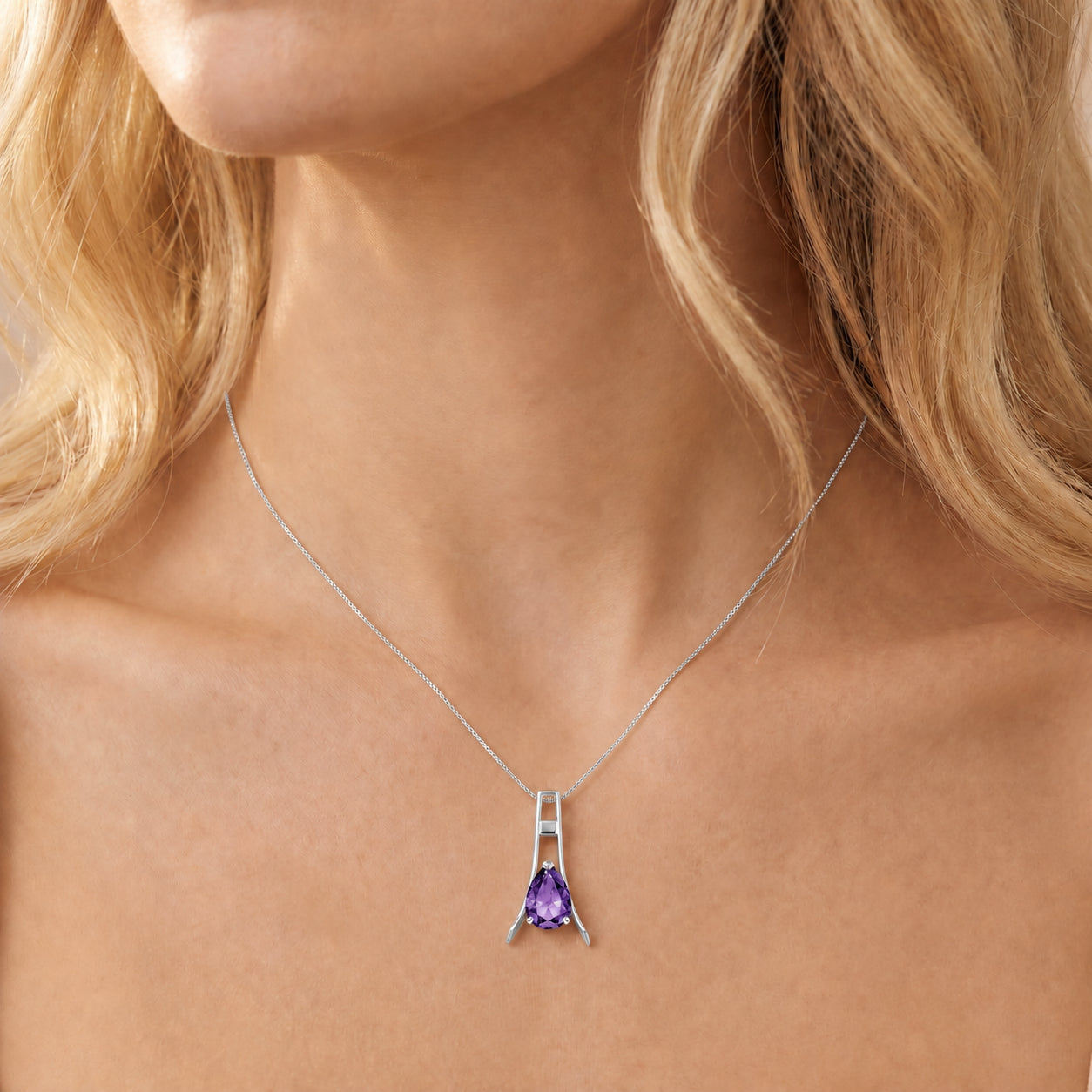 White Gold Necklace Blue Topaz 10K — Evangelina