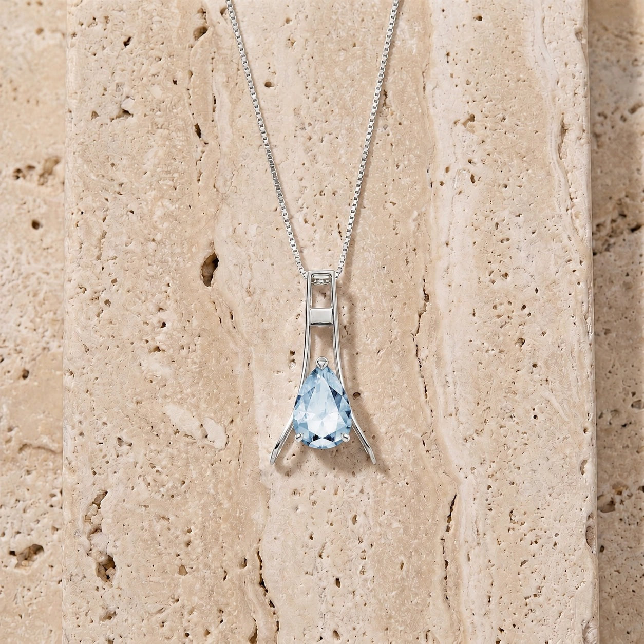 White Gold Necklace Aquamarine 10K — Evangelina