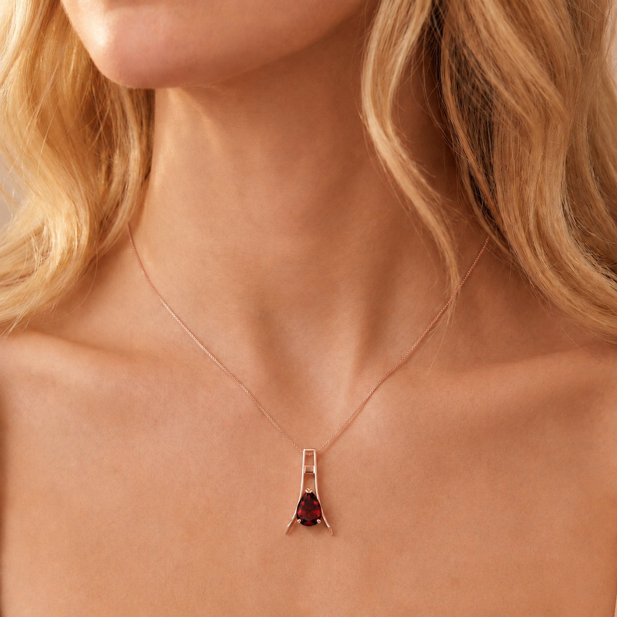 Rose Gold Necklace Peridot 10K — Evangelina