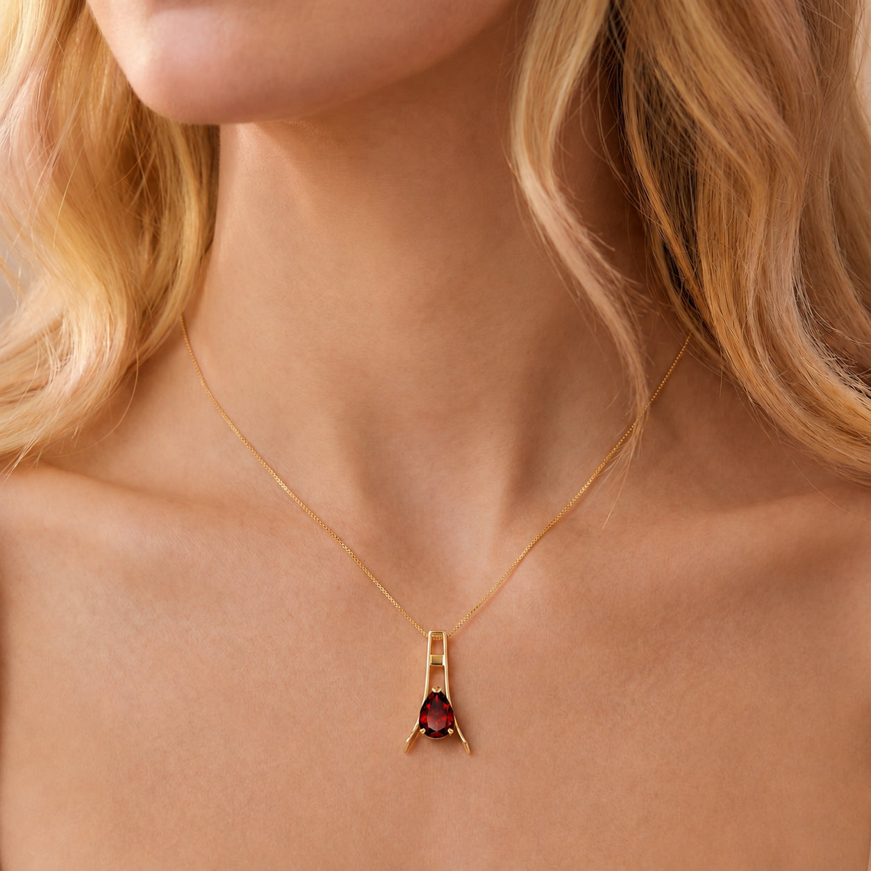 Yellow Gold Necklace Peridot 10K — Evangelina