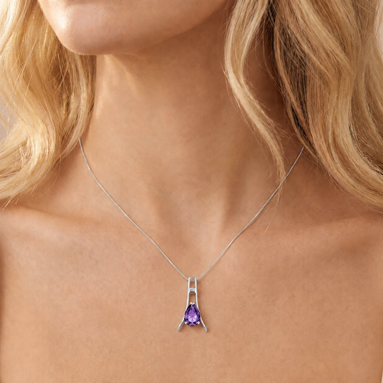 White Gold Necklace Amethyst 10K — Evangelina