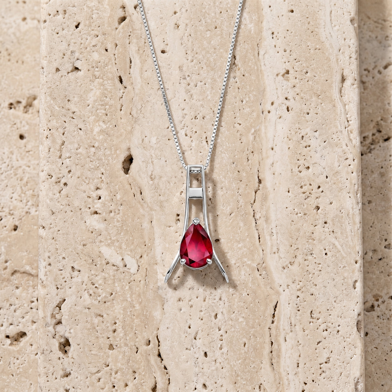 White Gold Necklace Garnet 10K — Evangelina