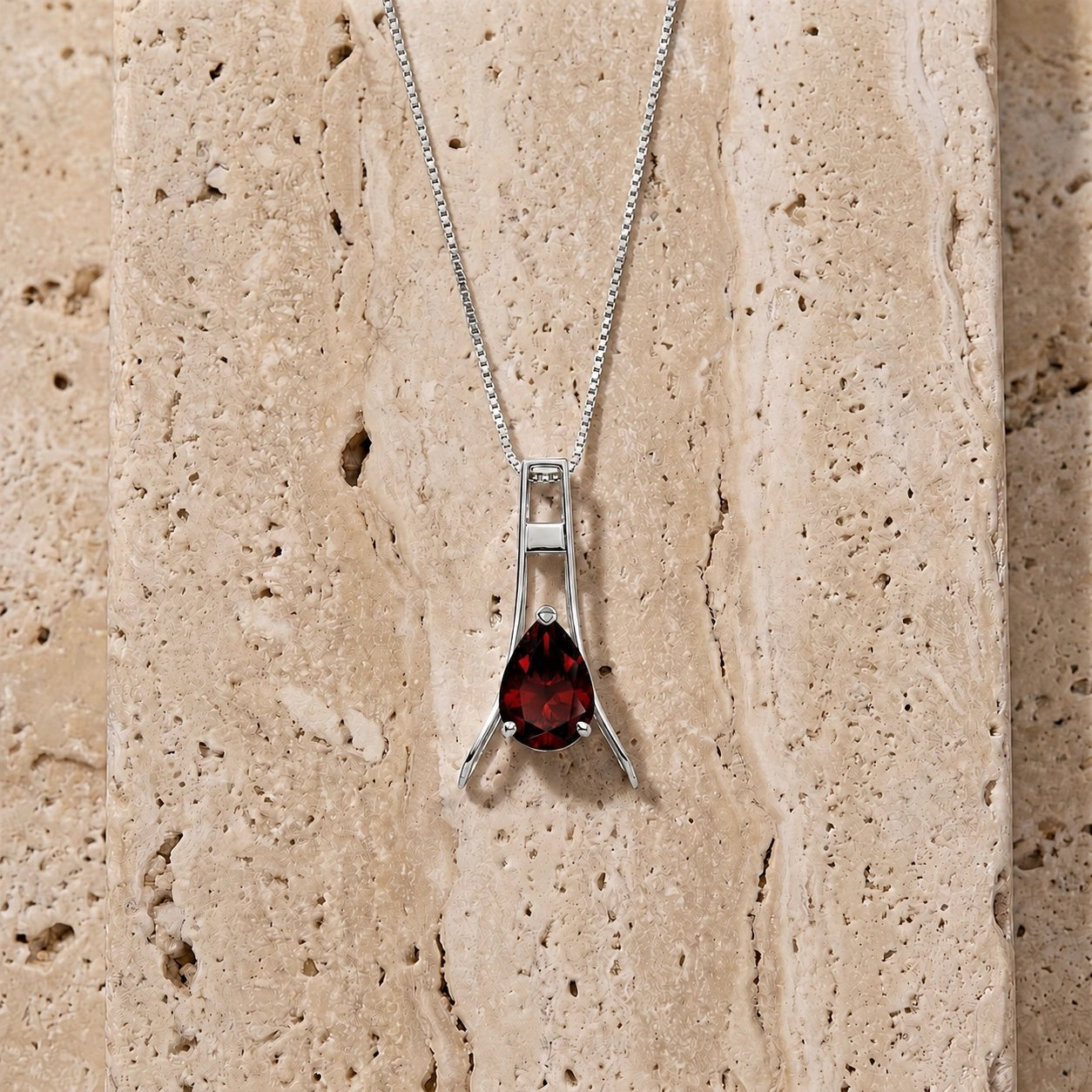 White Gold Necklace Garnet 10K — Evangelina