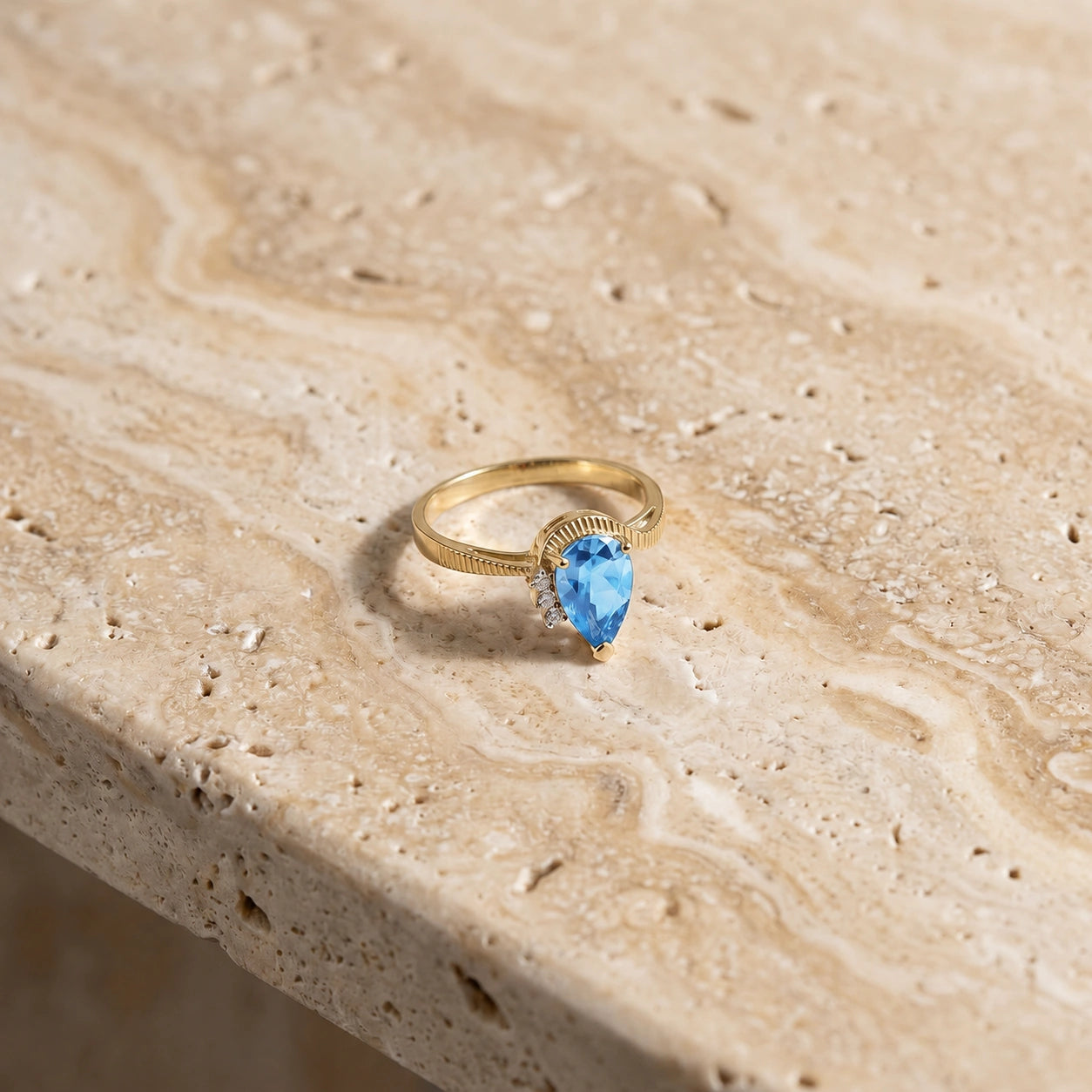 Yellow Gold Heritage Ring Blue Topaz 10K — Rosalba