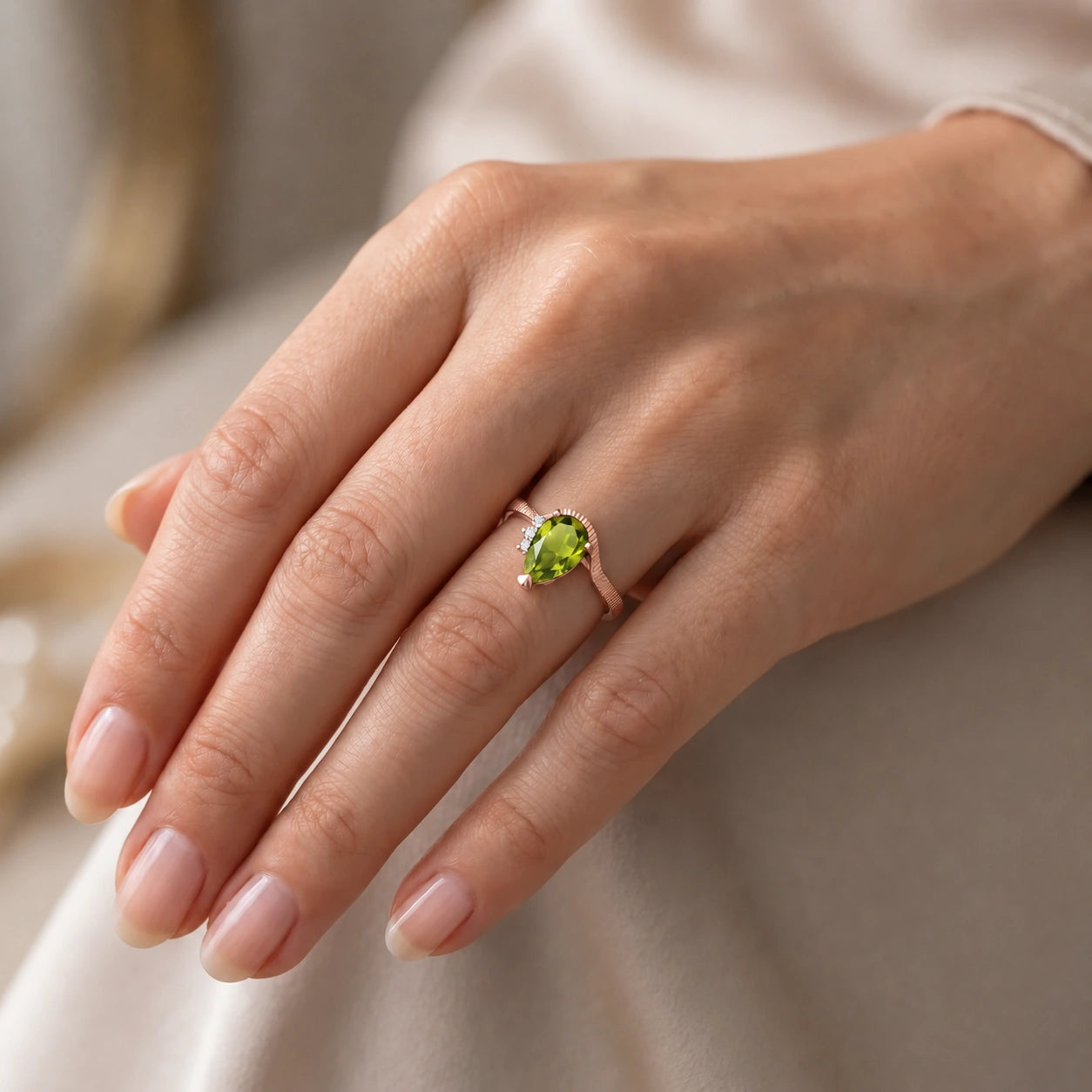Rose Gold Heritage Ring Peridot 10K — Rosalba