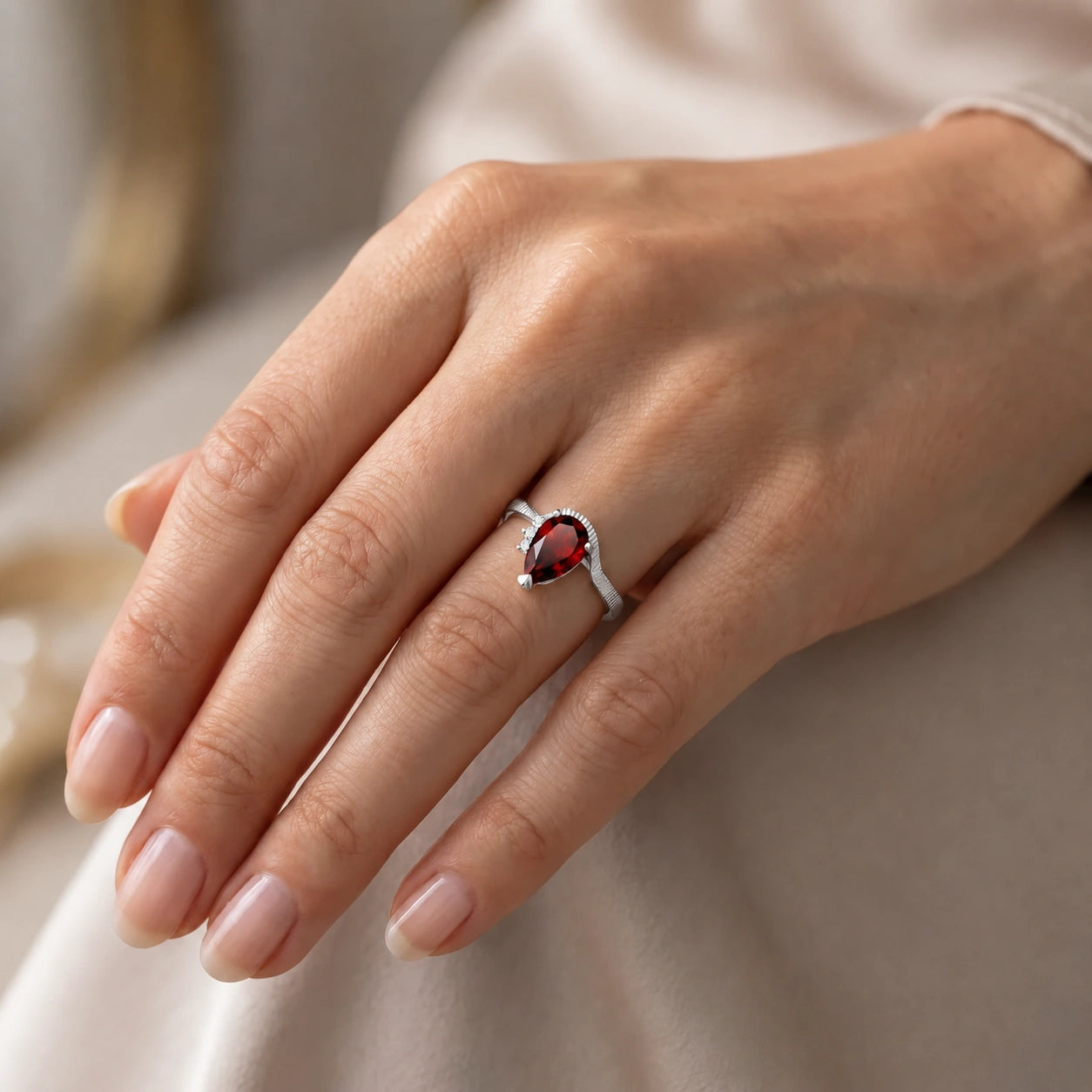 White Gold Diamond & Ruby — Ambra