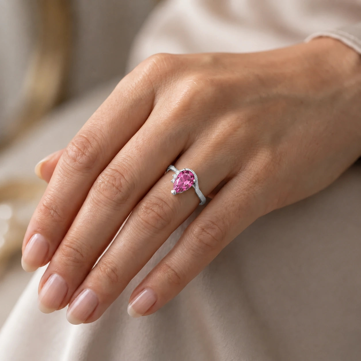 White Gold Heritage Ring Pink Topaz 10K — Rosalba