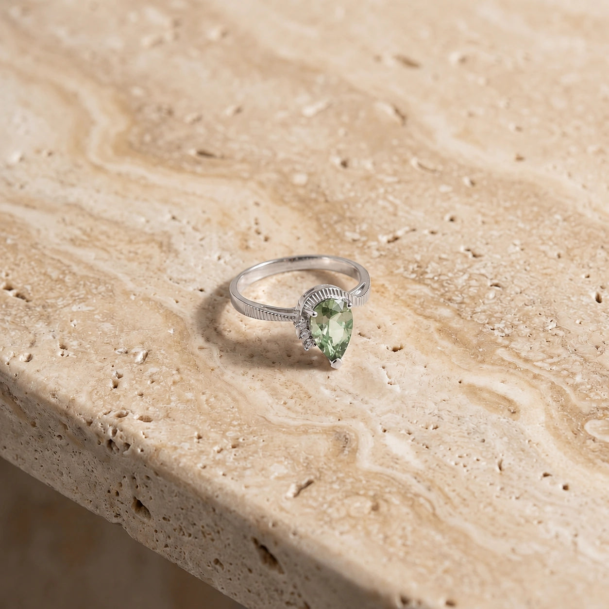 White Gold Heritage Ring Green Amethyst 10K — Rosalba