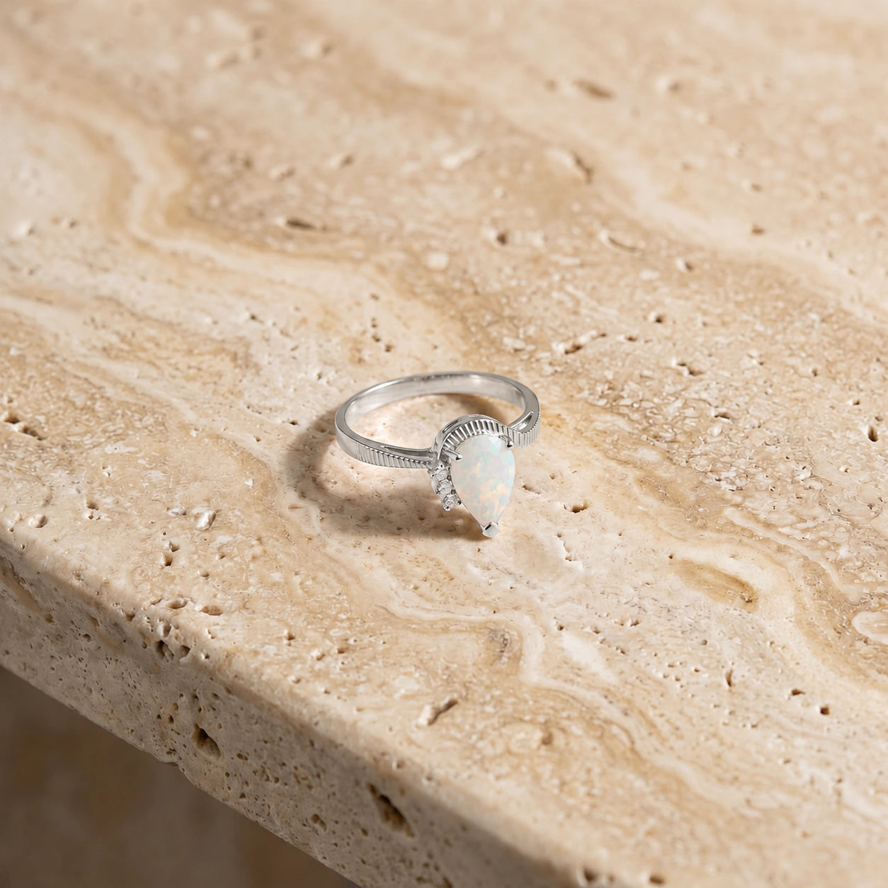 White Gold Heritage Ring Opal 10K — Rosalba
