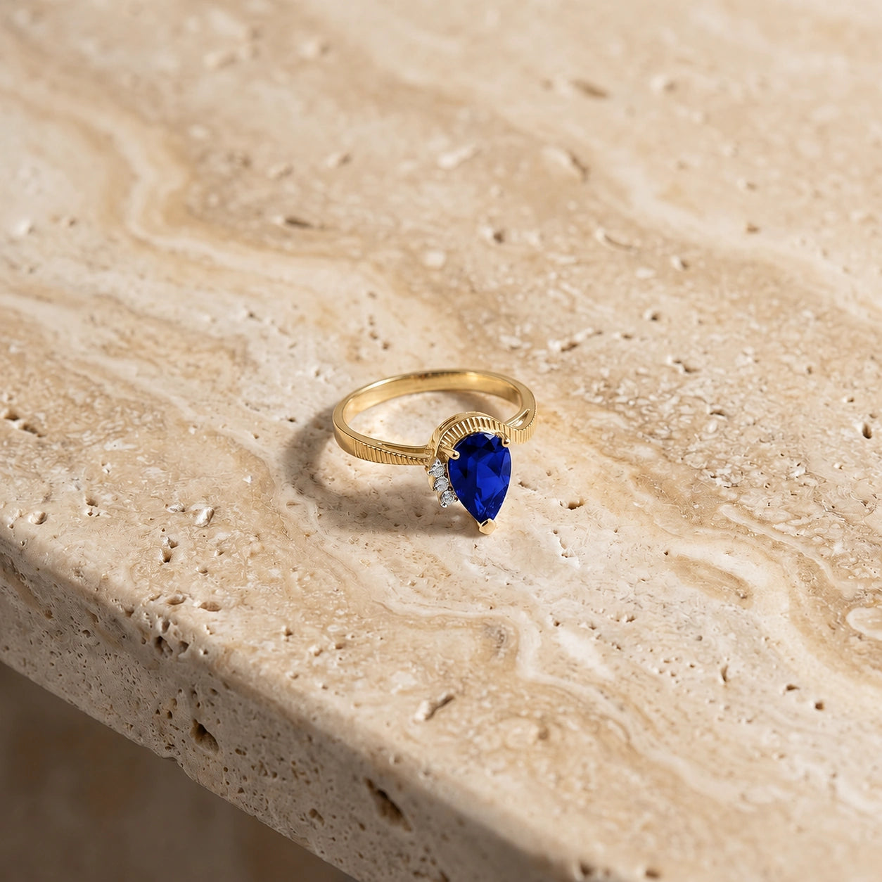 Yellow Gold Heritage Ring Sapphire 10K — Rosalba