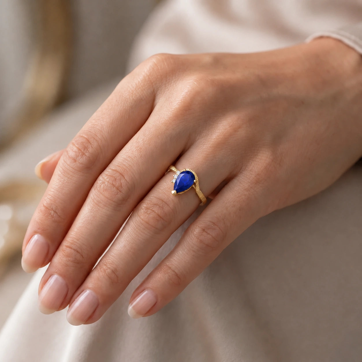 Yellow Gold Heritage Ring Sapphire 10K — Rosalba