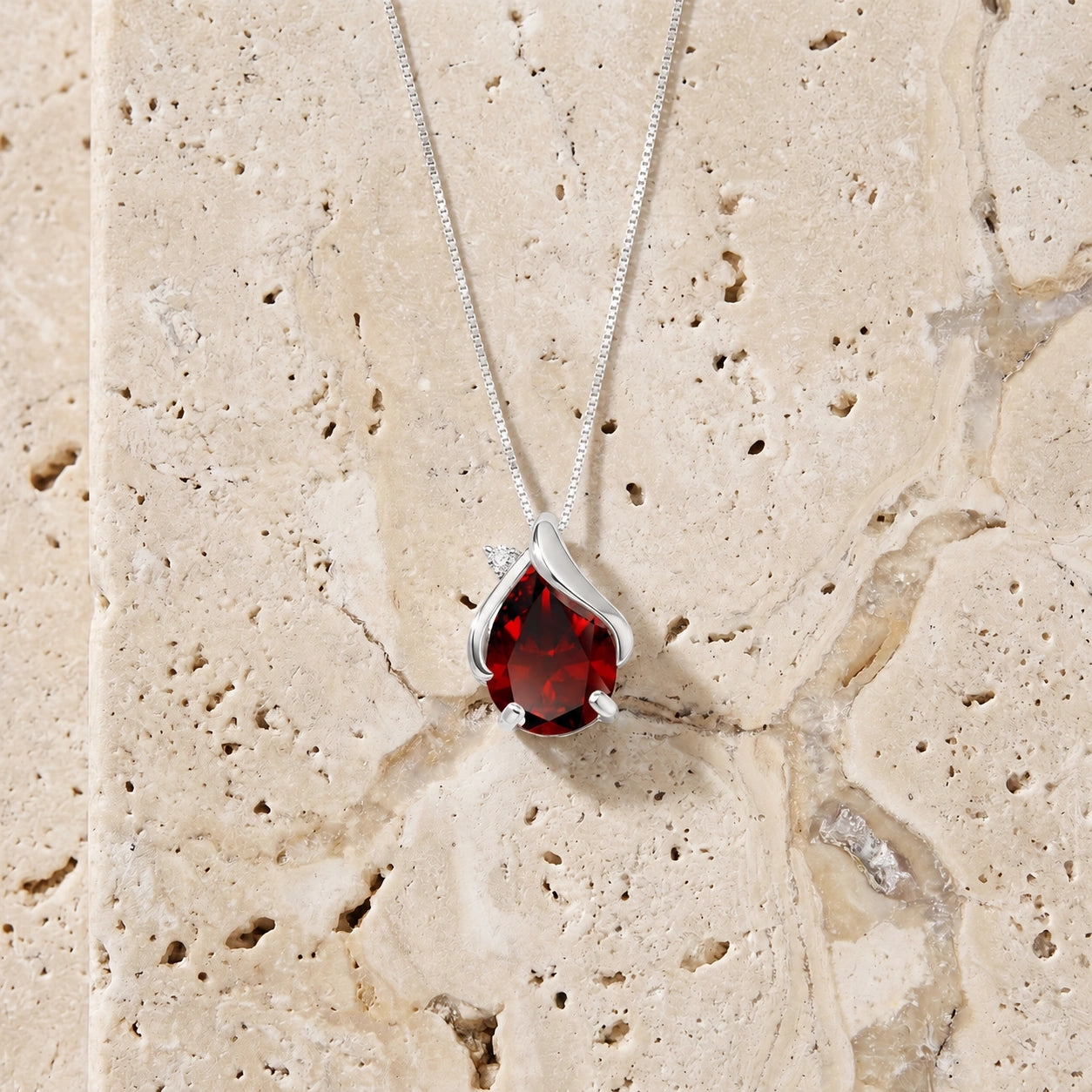 White Gold Garnet & Diamond — Ambrogina