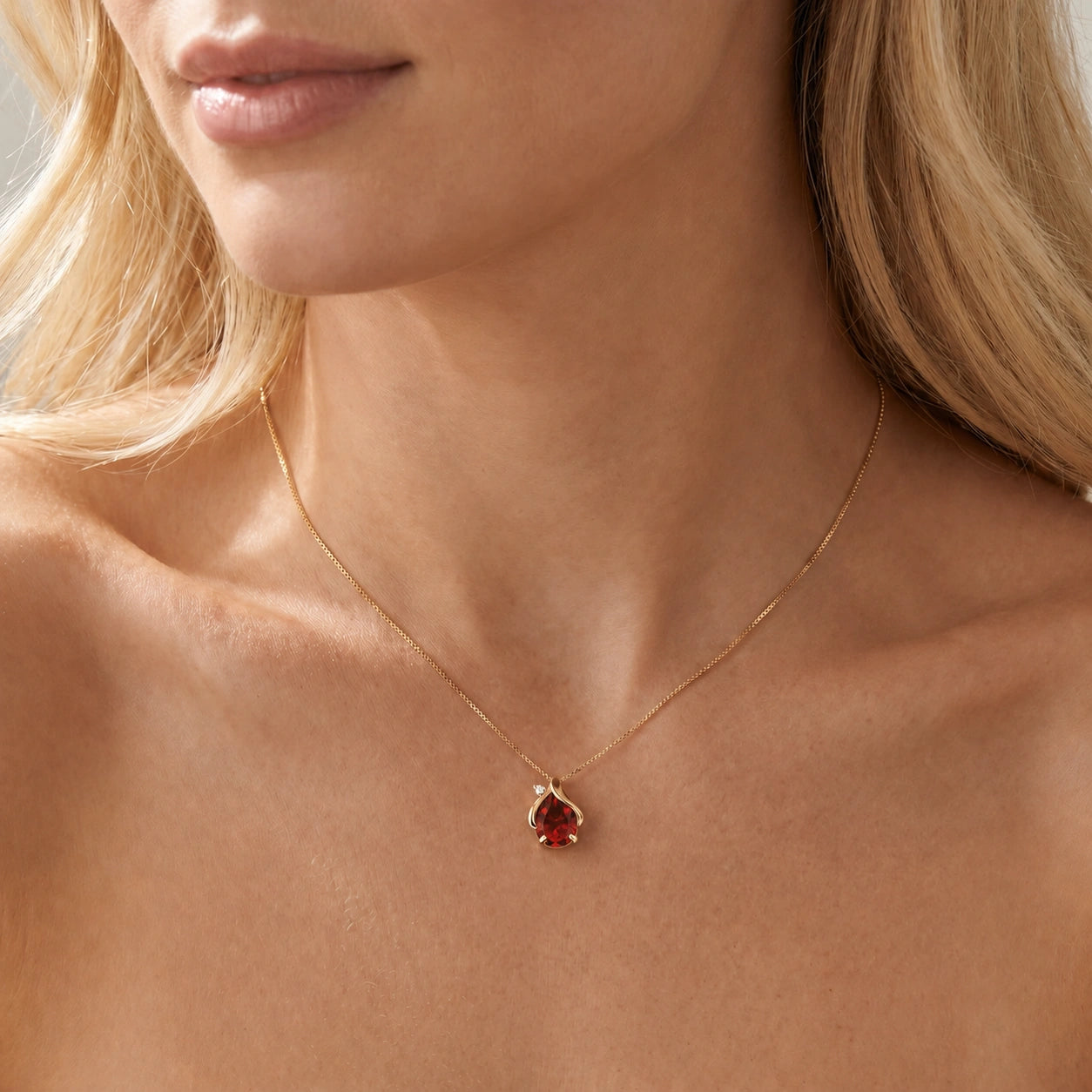 Yellow Gold Garnet & Diamond — Ambrogina