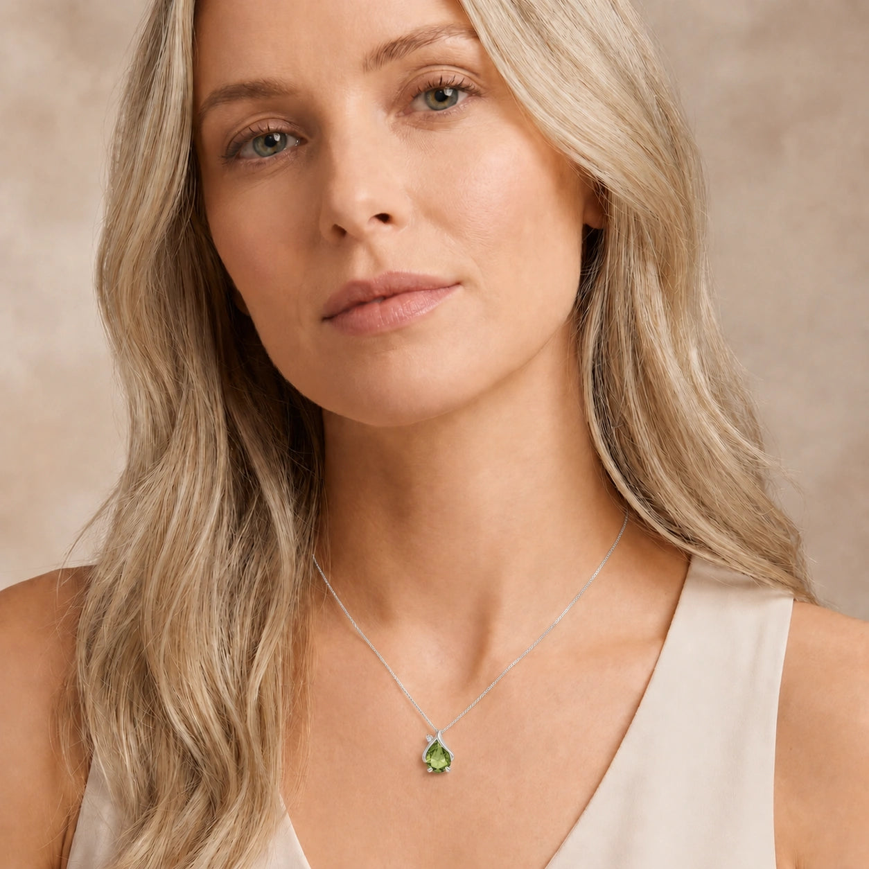 White Gold Peridot & Diamond — Ambrogina