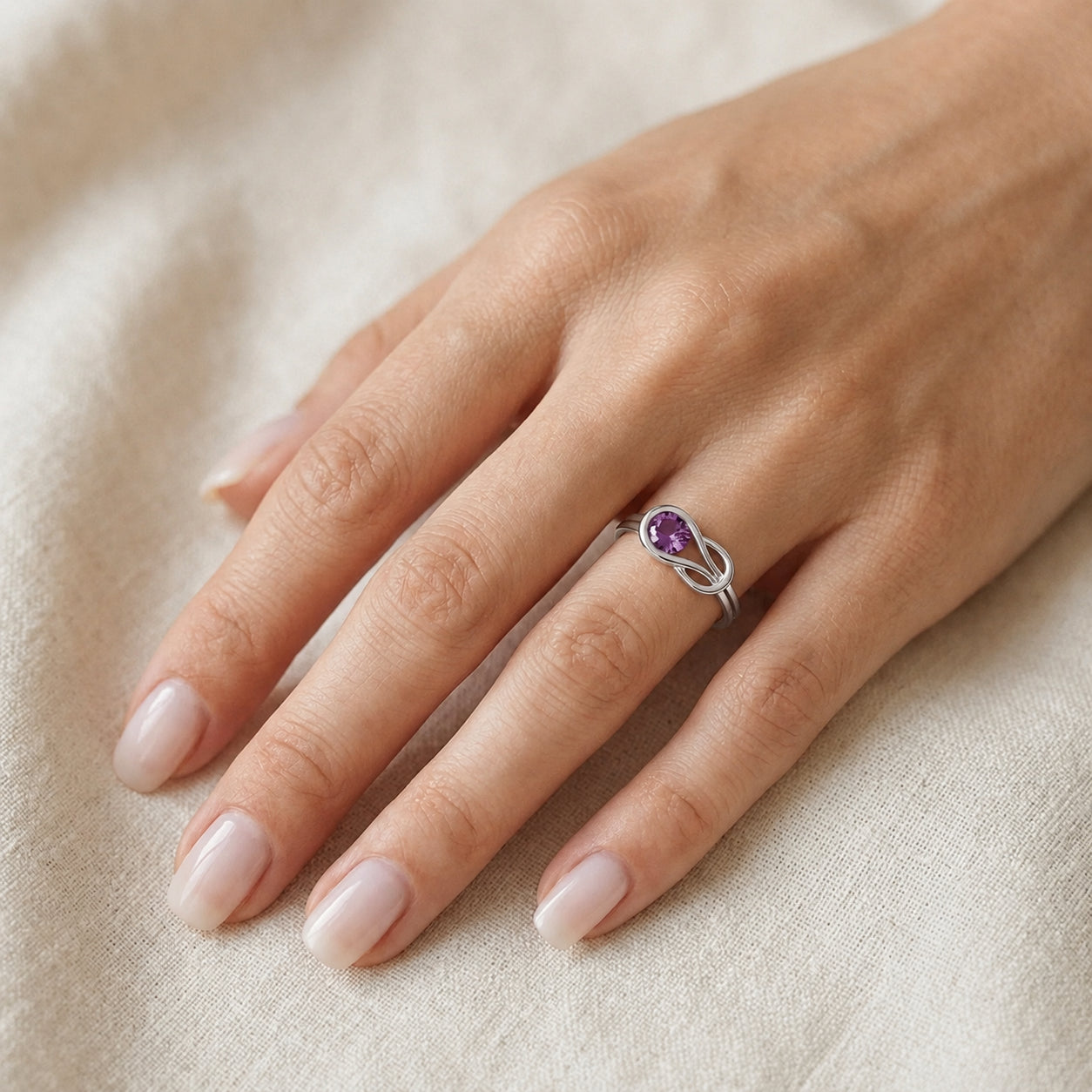 White Gold Ring Amethyst 10K — Aurelia
