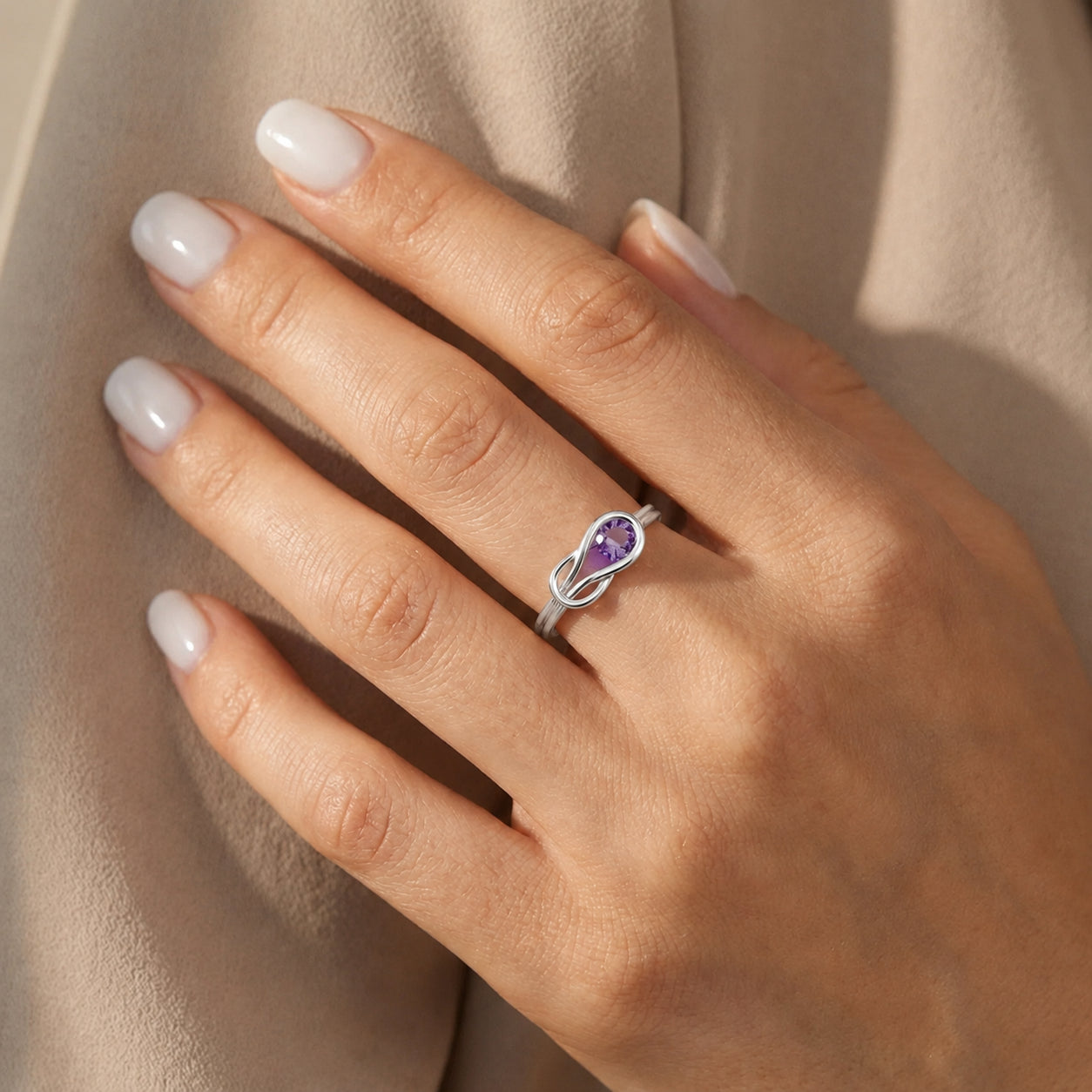 White Gold Ring Amethyst 10K — Aurelia