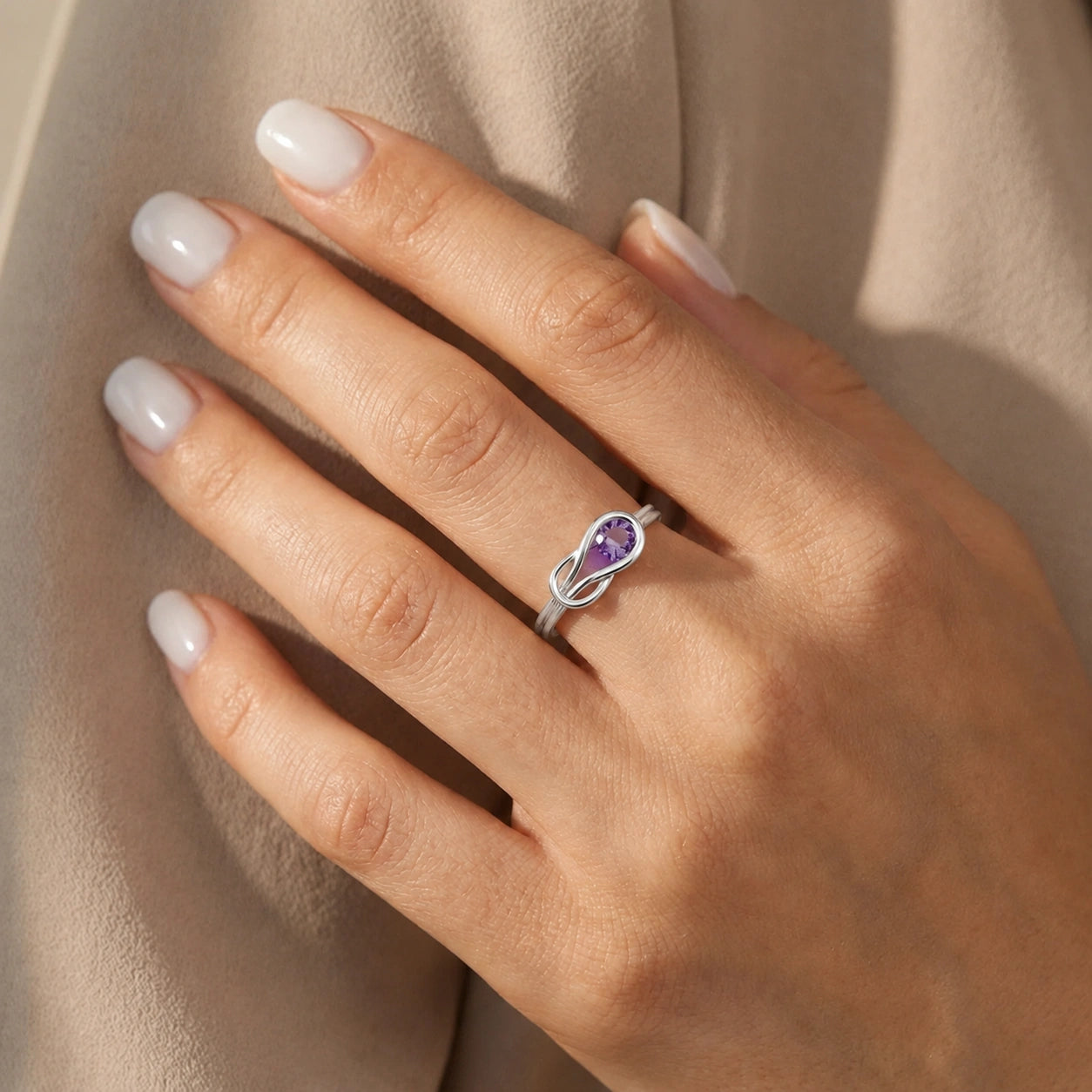 White Gold Ring Amethyst 10K — Aurelia