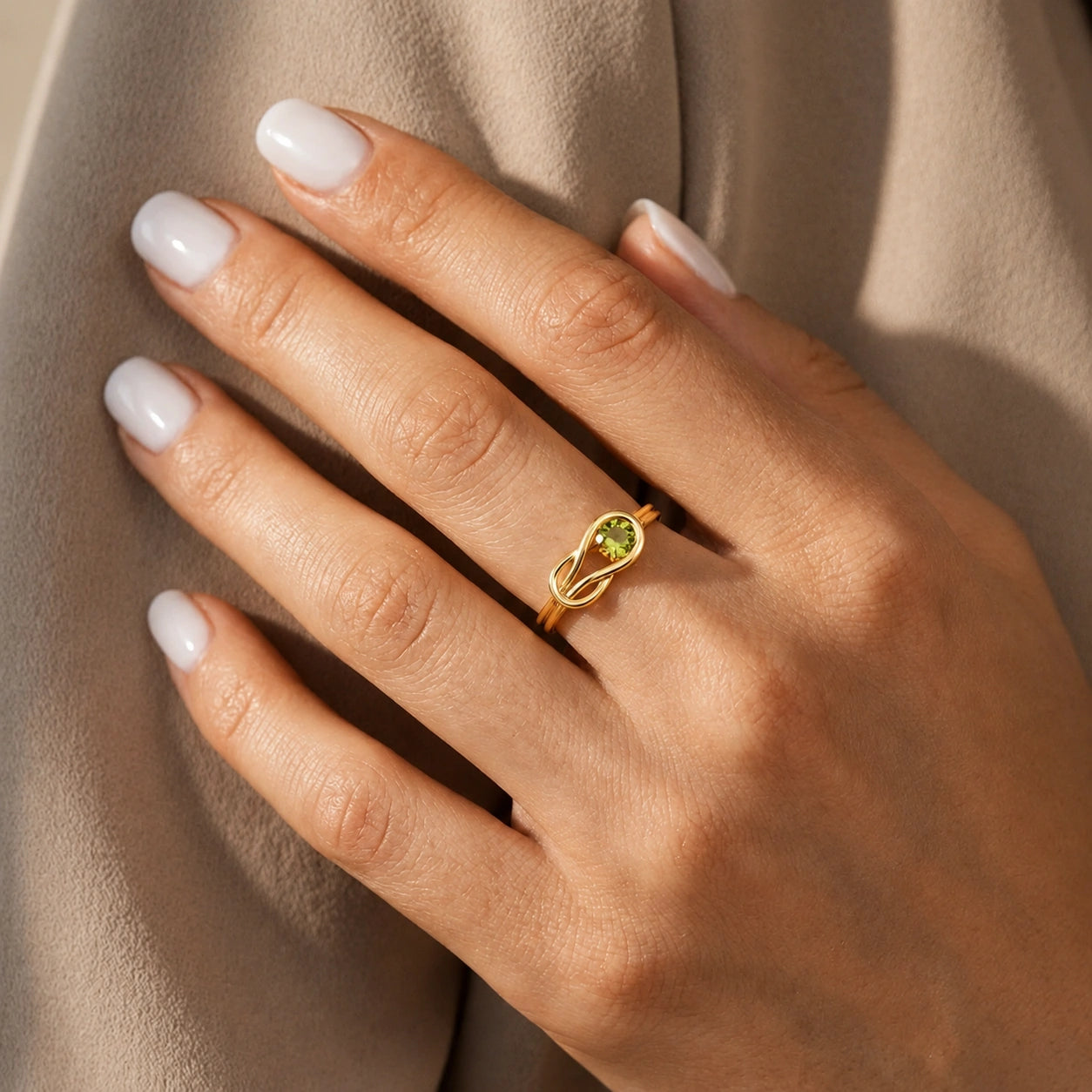 Yellow Gold Ring Peridot 10K — Aurelia